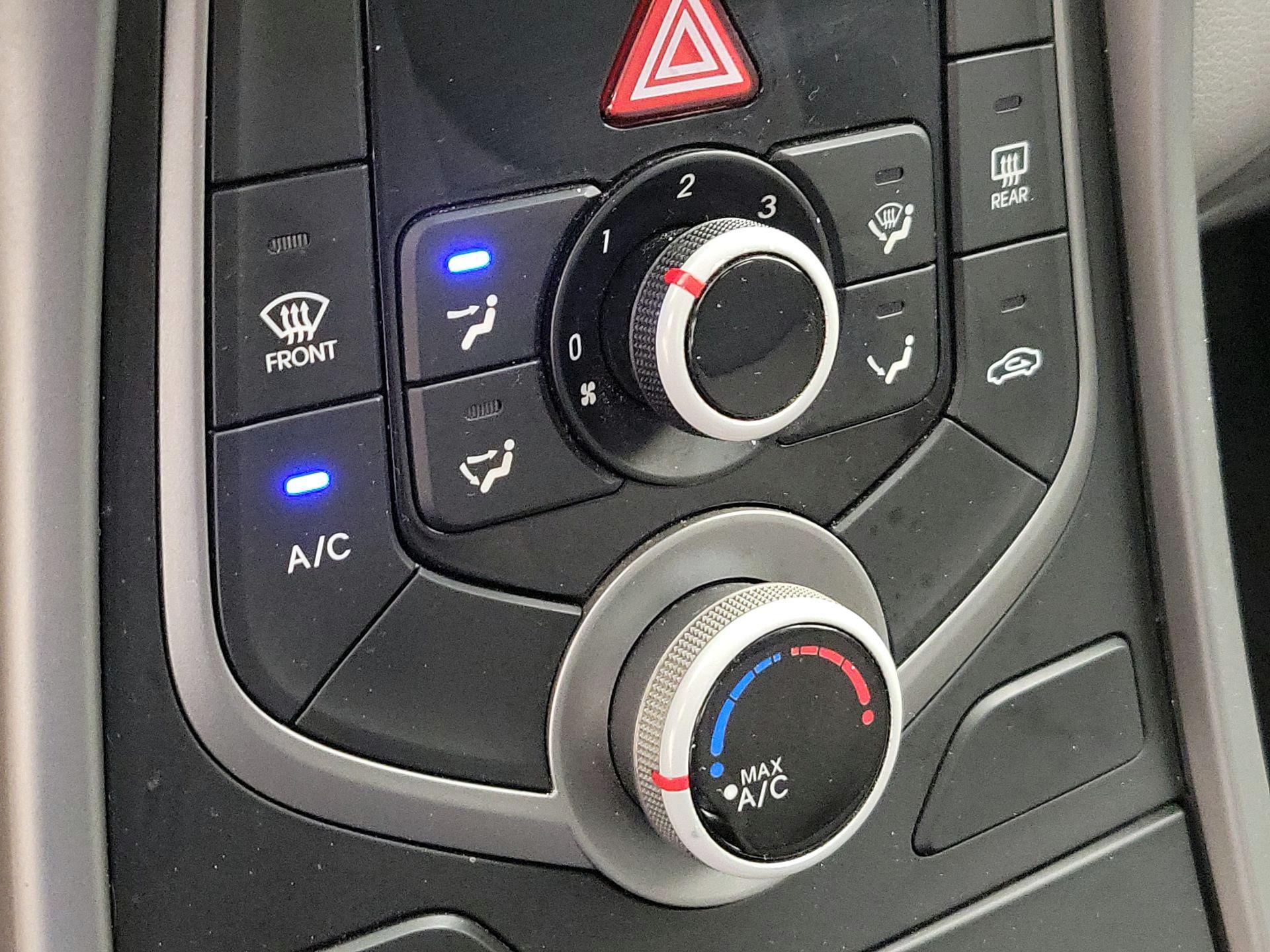 Thumbnail: 2016 Hyundai Elantra - 16