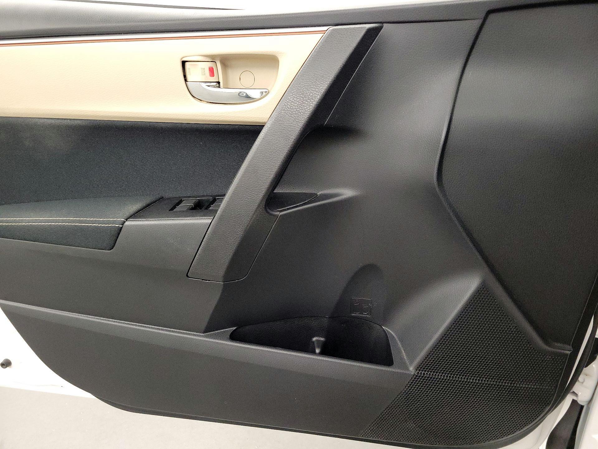 Thumbnail: 2014 Toyota Corolla - 12