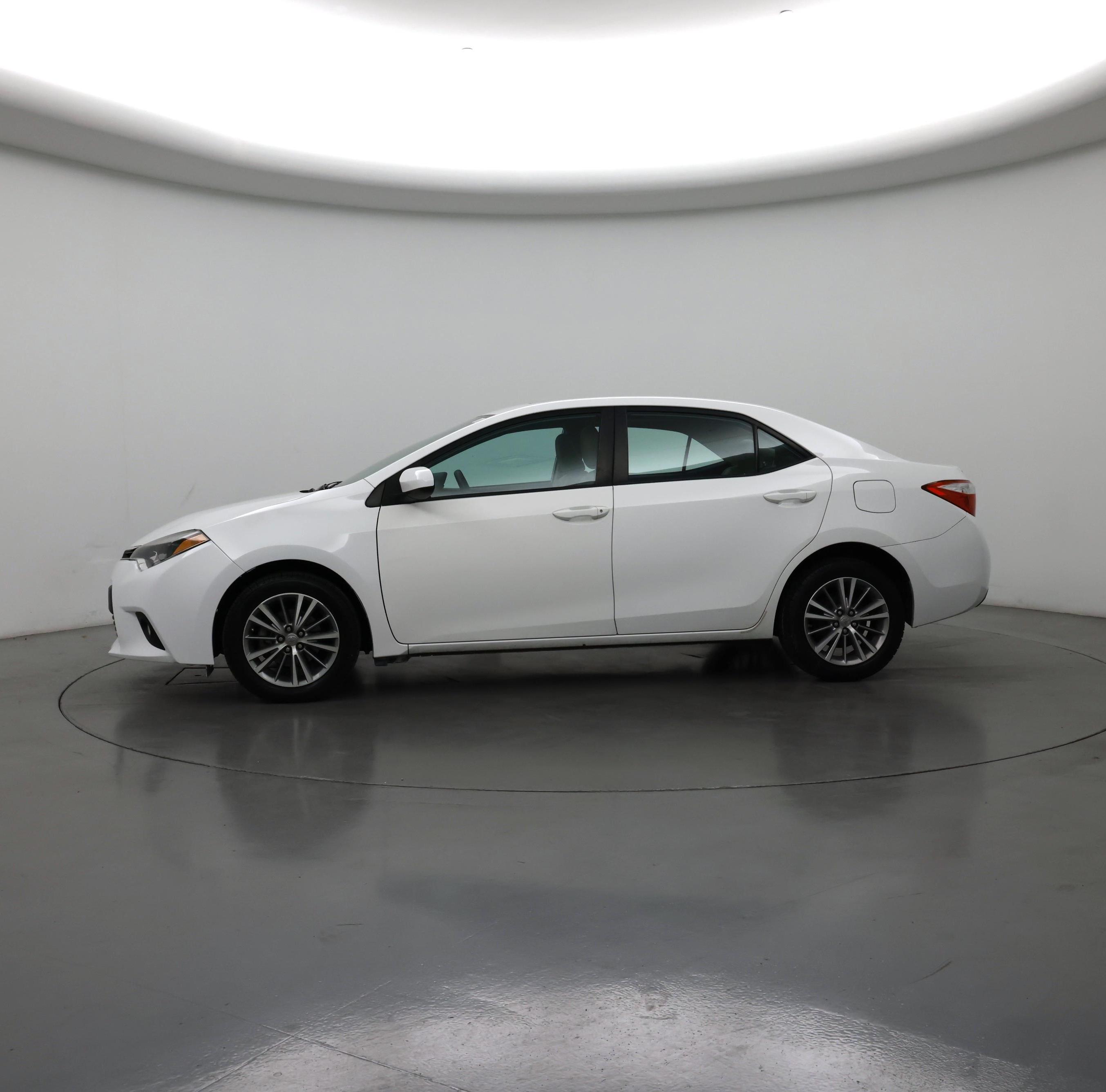 Thumbnail: 2014 Toyota Corolla - 3