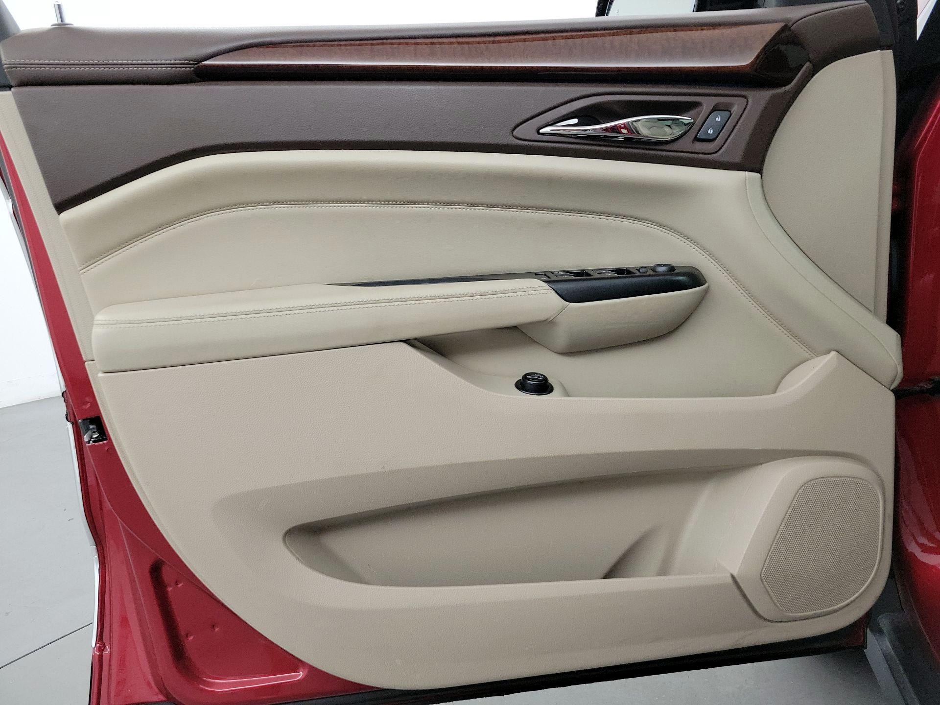 Thumbnail: 2016 Cadillac SRX - 12