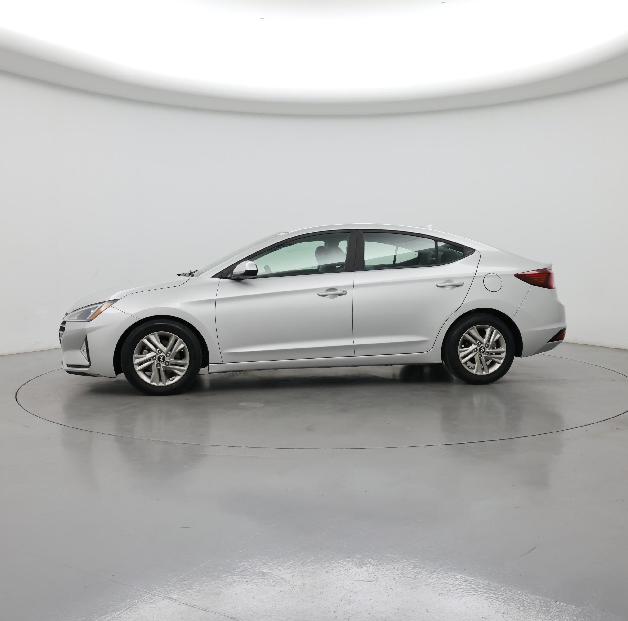 Thumbnail: 2019 Hyundai Elantra - 3