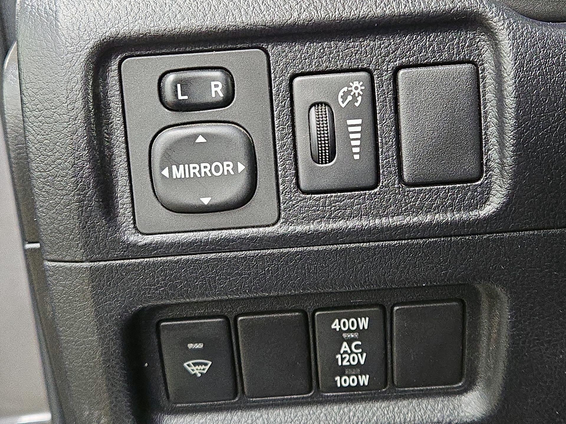 Thumbnail: 2018 Toyota 4Runner - 13