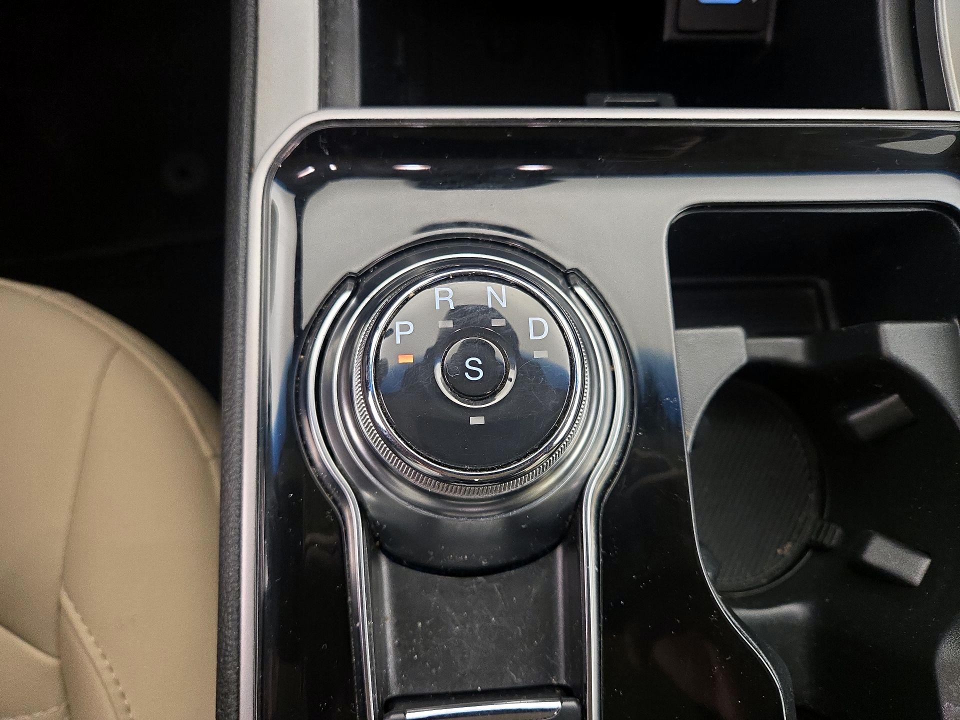 Thumbnail: 2020 Ford Edge - 18