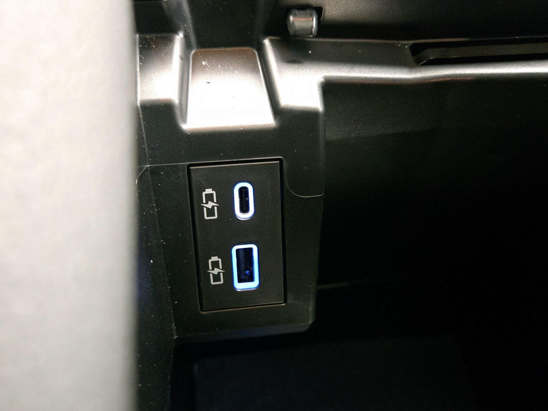 Thumbnail: 2024 Toyota Sienna - 19