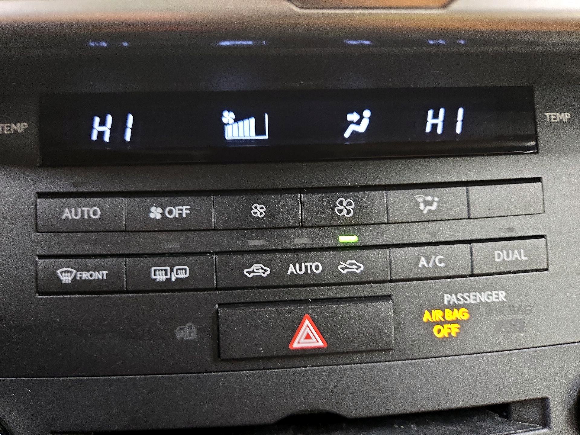 Thumbnail: 2016 Lexus RC - 17