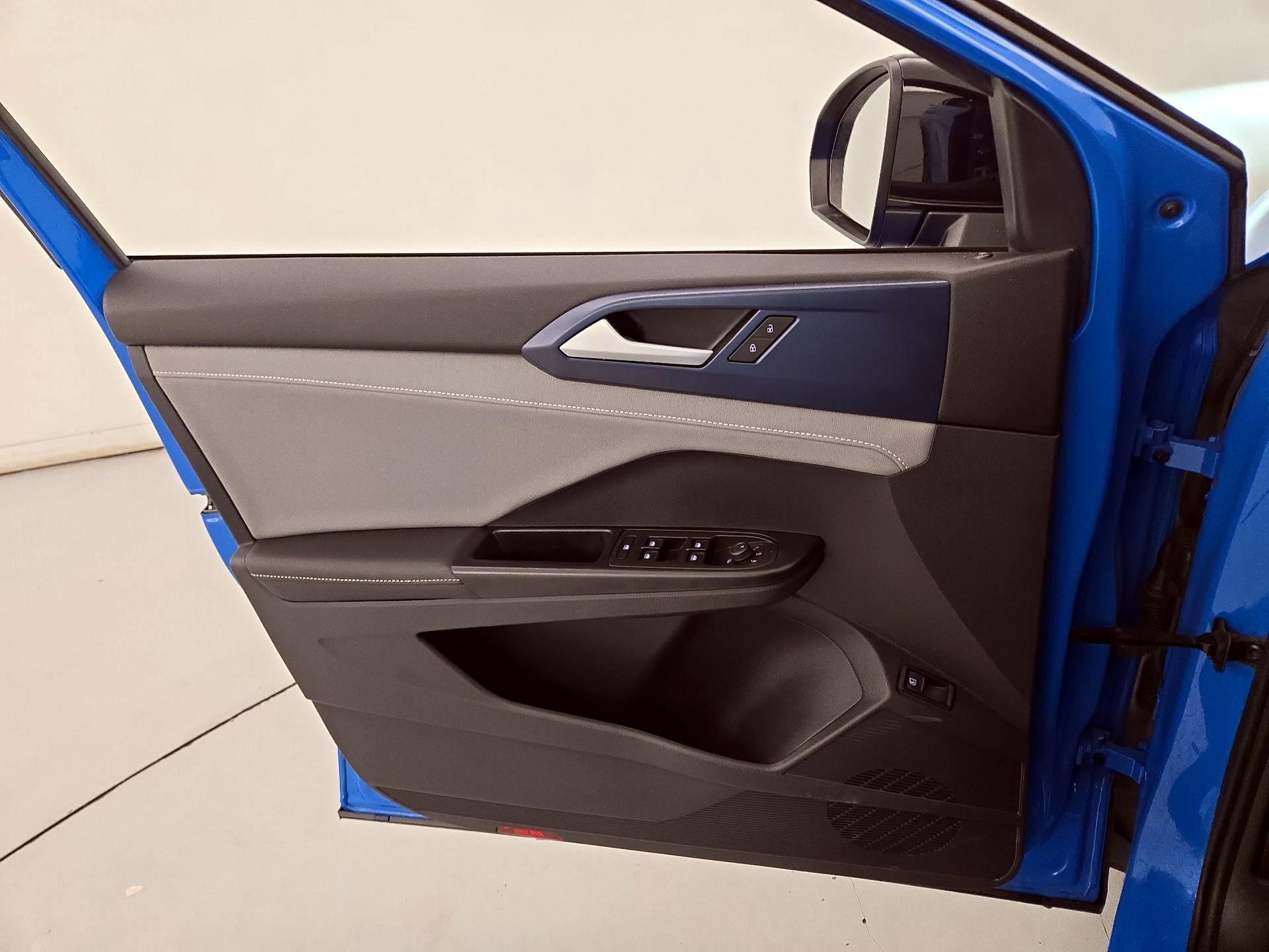 Thumbnail: 2024 Volkswagen Taos - 12