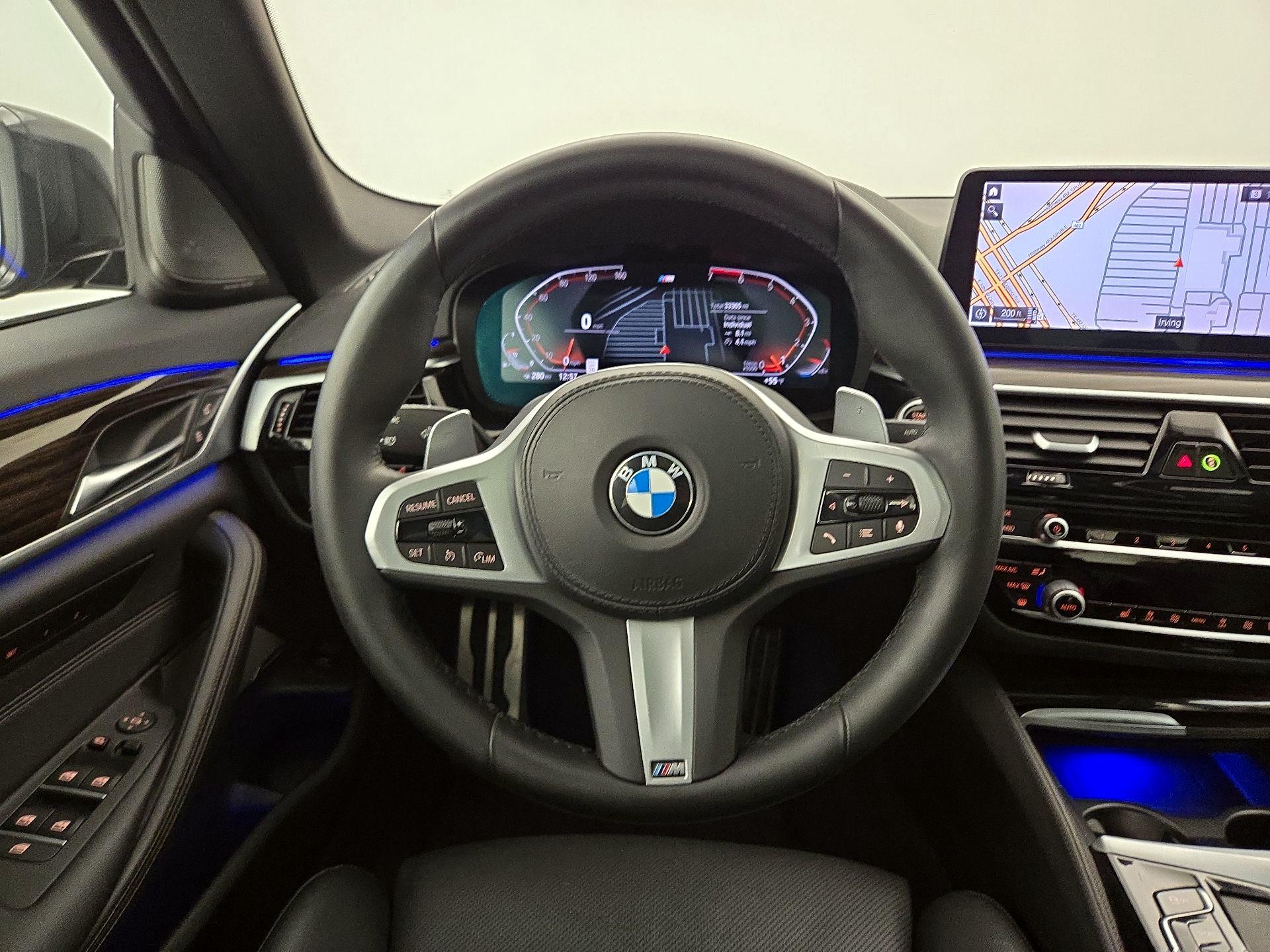 Thumbnail: 2021 BMW 5 Series - 10