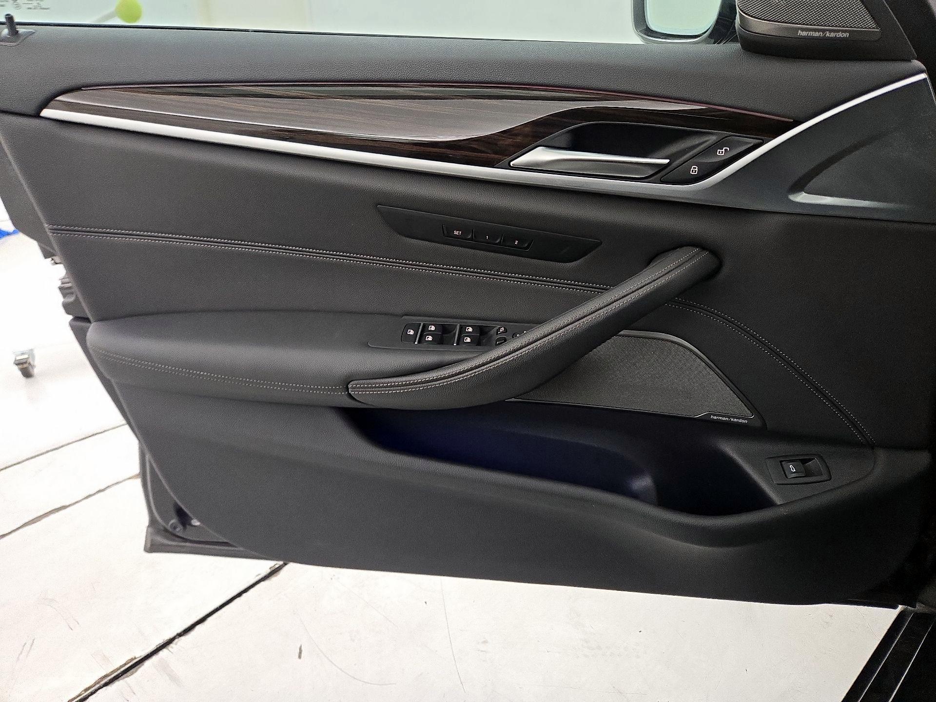 Thumbnail: 2021 BMW 5 Series - 12