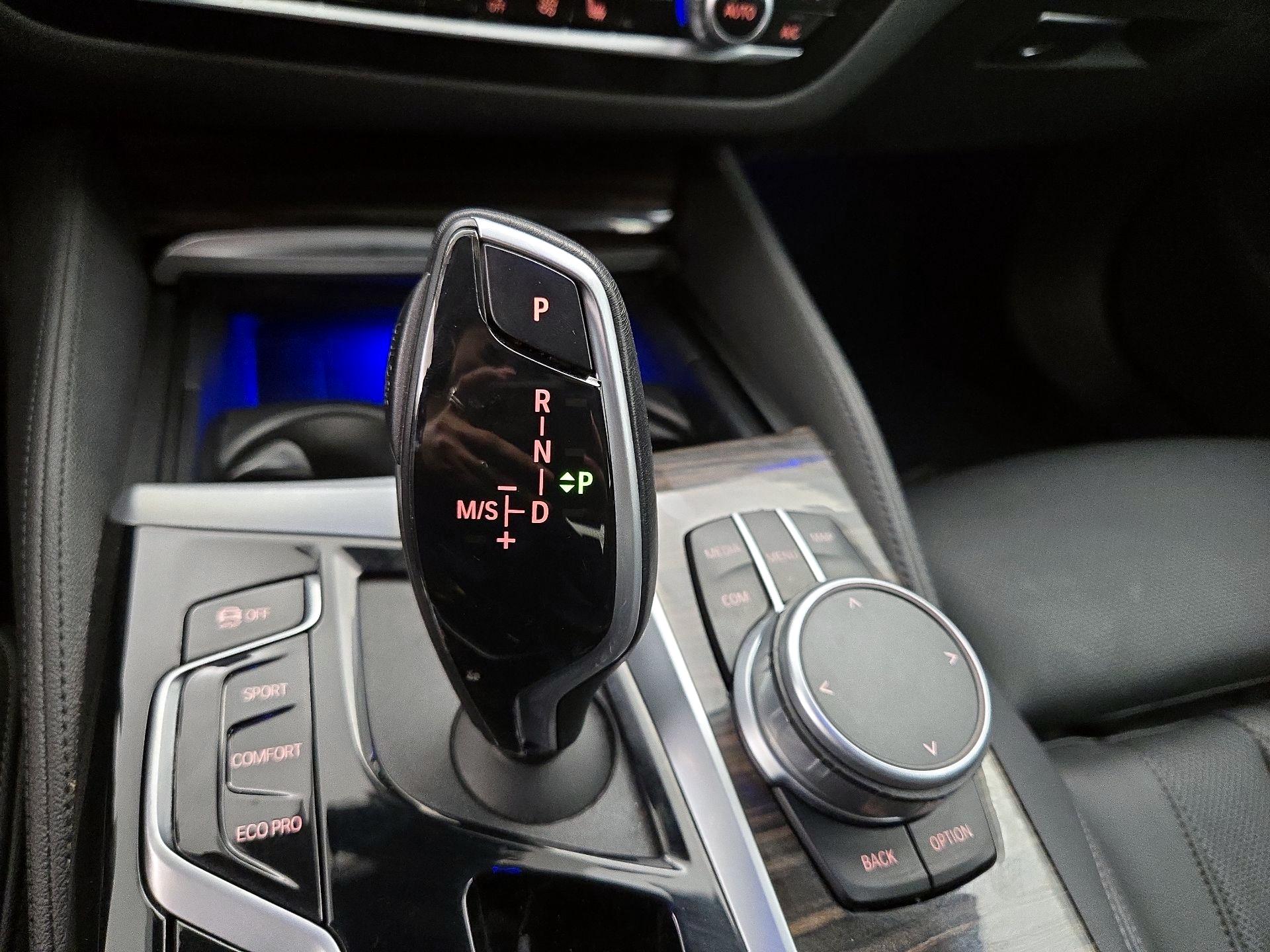 Thumbnail: 2021 BMW 5 Series - 18