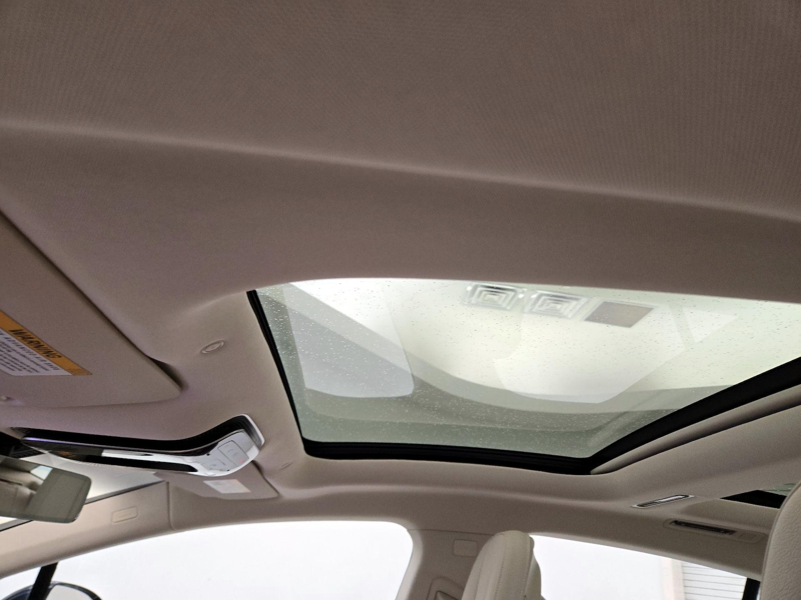 Panoramic Sunroof & Skylight(s)