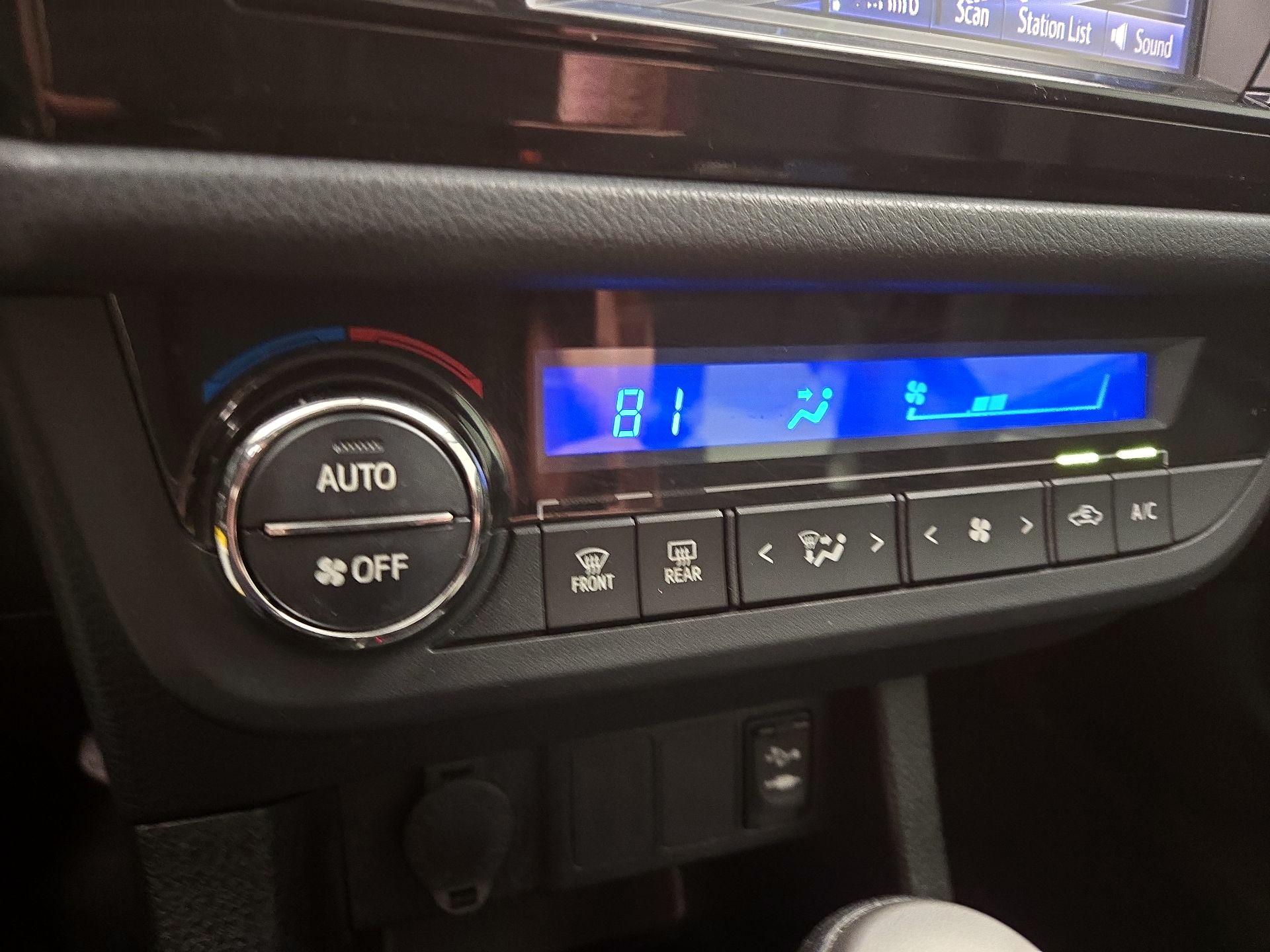 Thumbnail: 2016 Toyota Corolla - 15