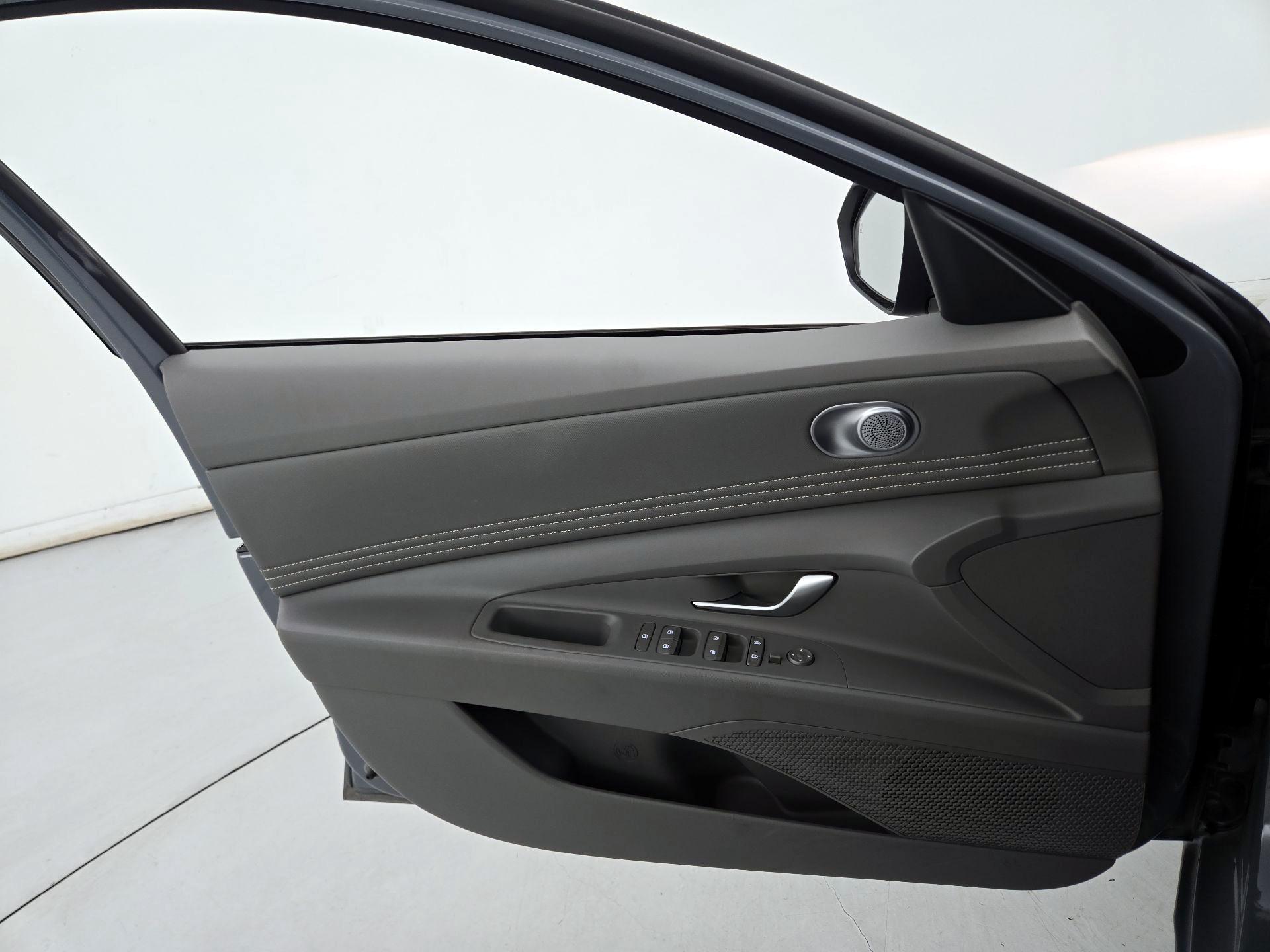 Thumbnail: 2023 Hyundai Elantra - 12