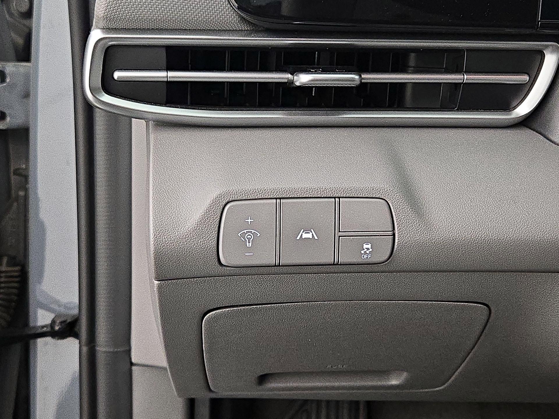 Thumbnail: 2023 Hyundai Elantra - 13