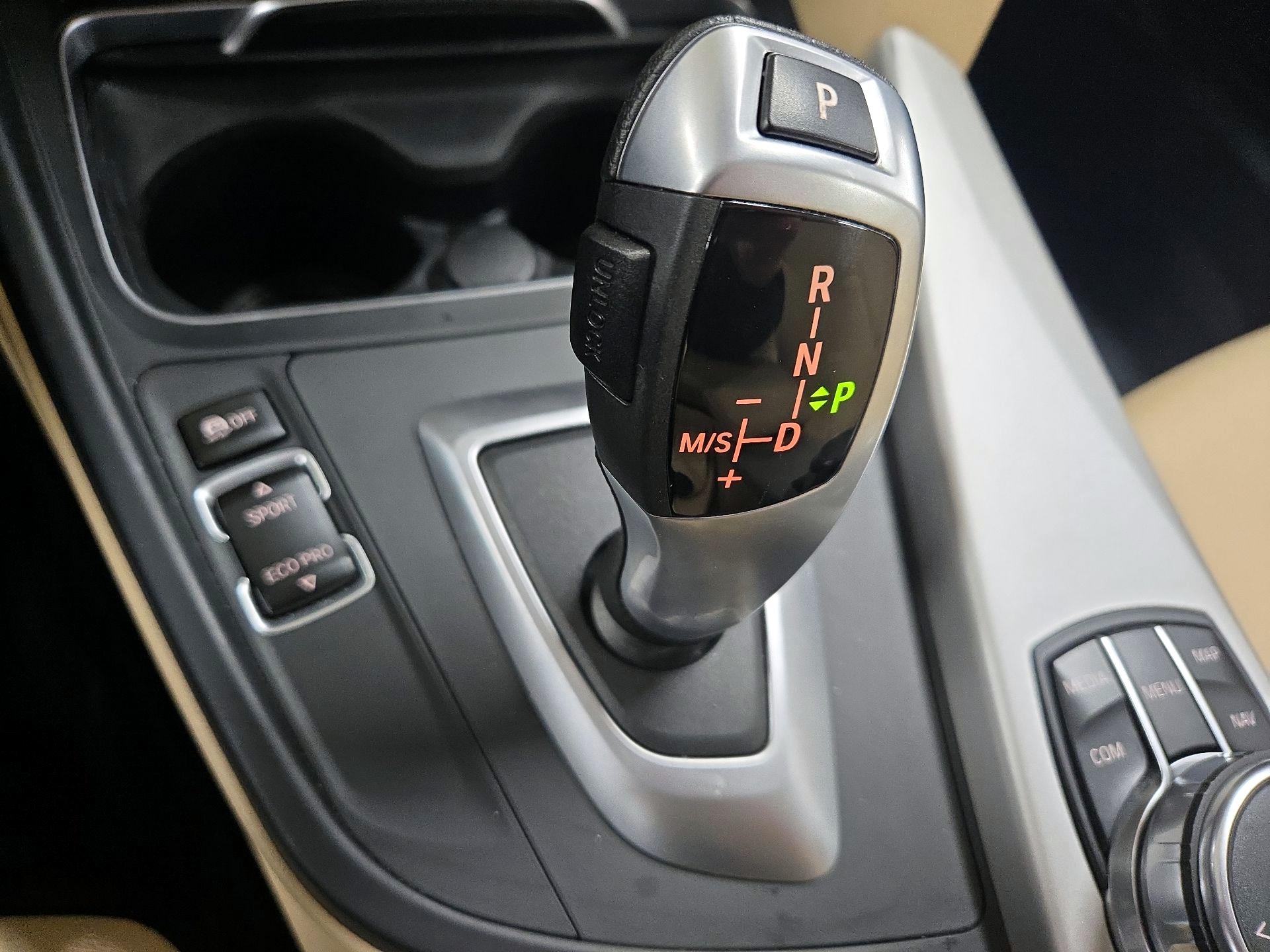 Thumbnail: 2018 BMW 3 Series - 18