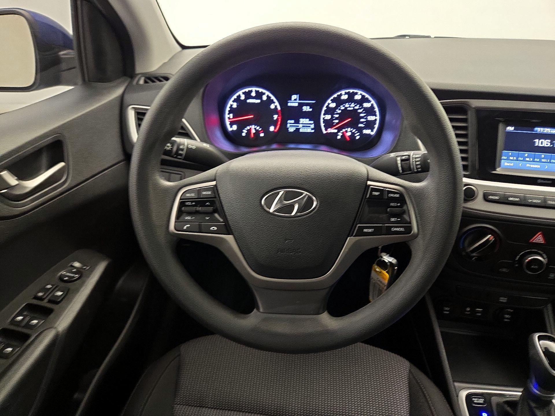 Thumbnail: 2022 Hyundai Accent - 10