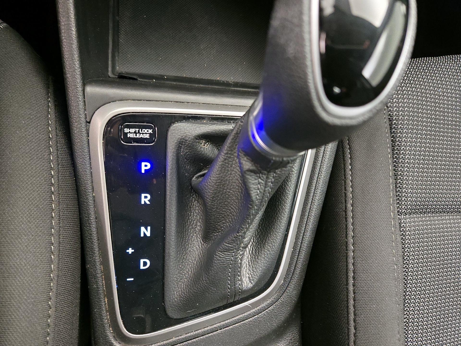 Thumbnail: 2022 Hyundai Accent - 17