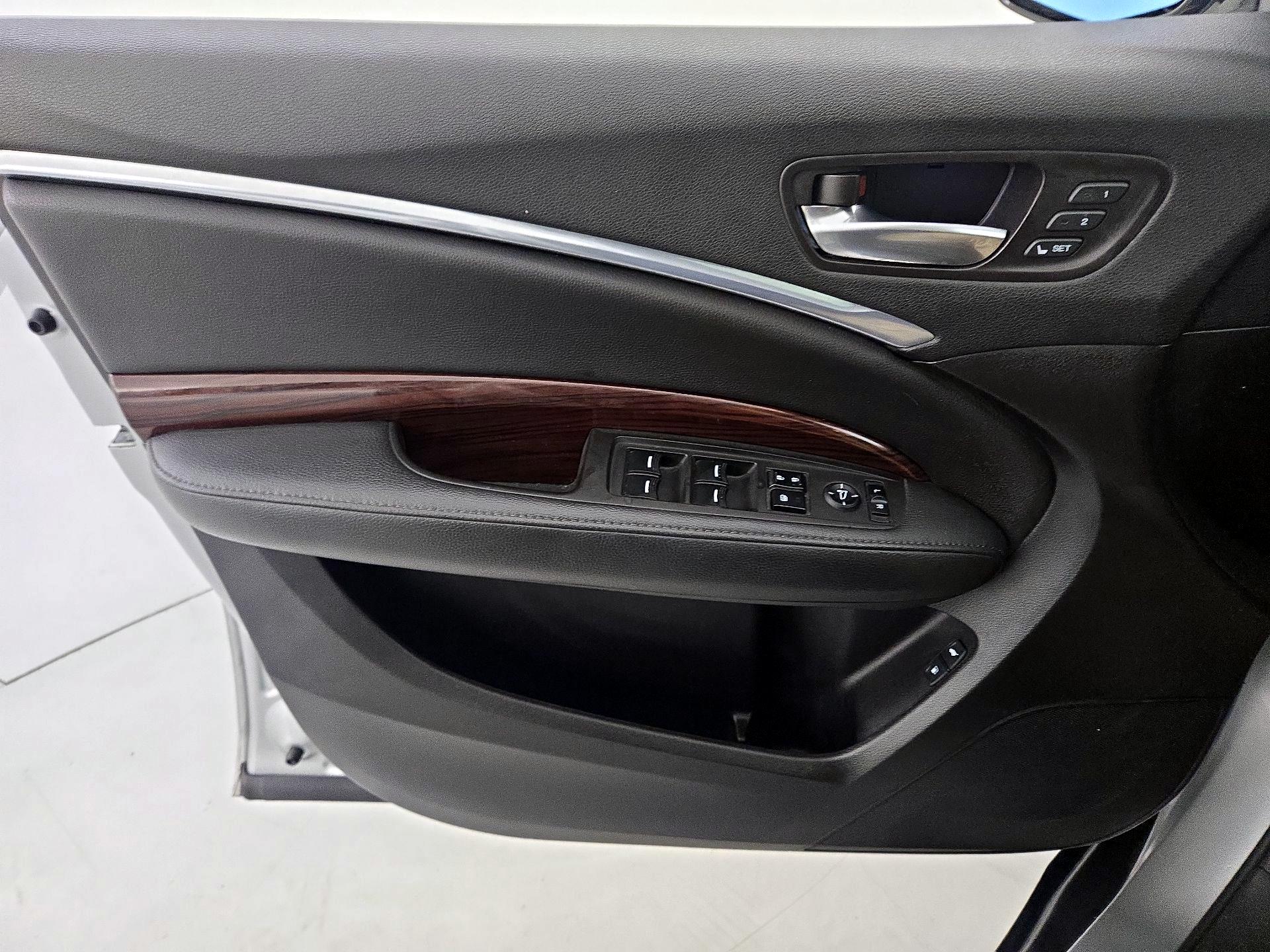 Thumbnail: 2015 Acura MDX - 12