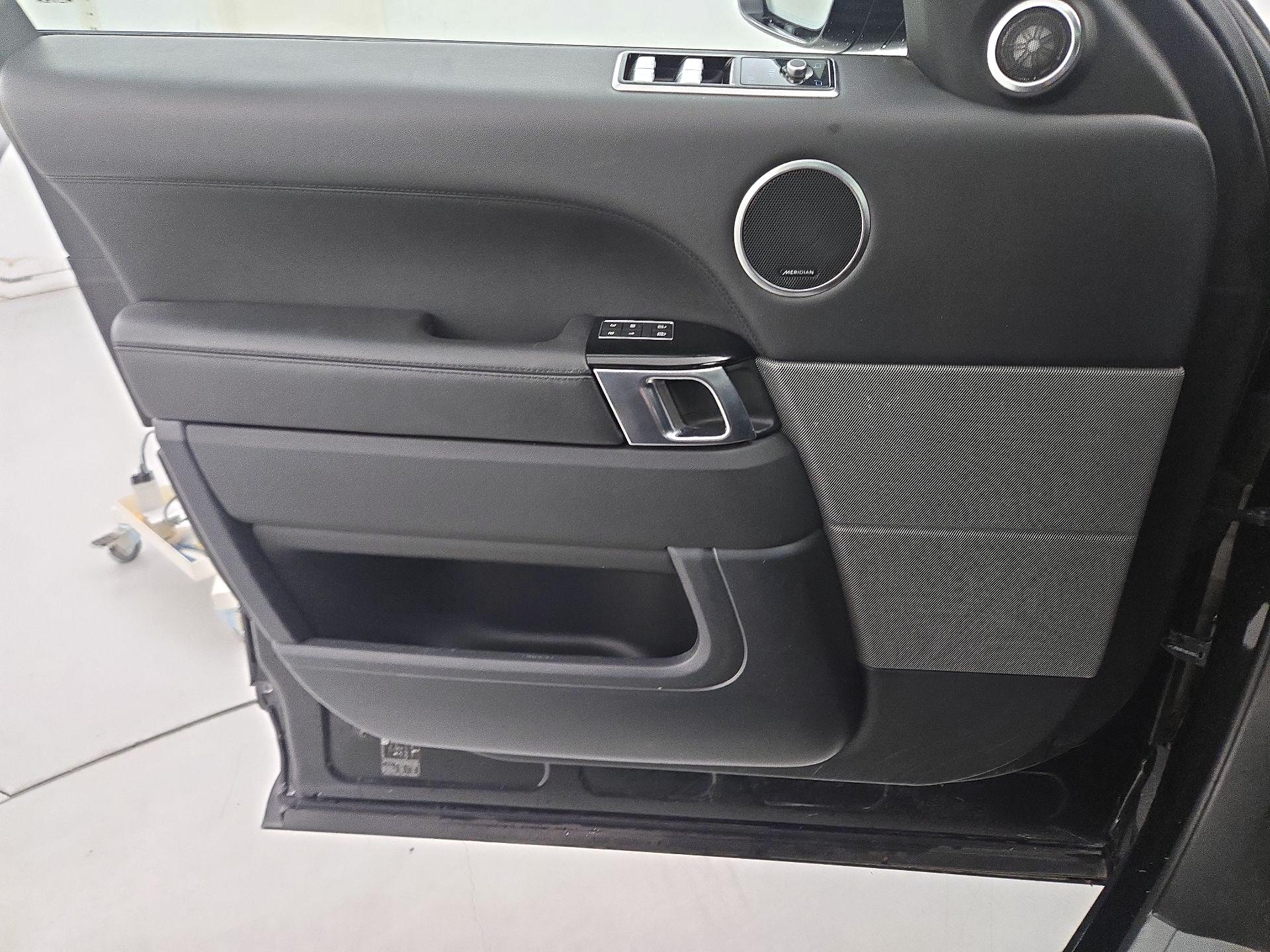 Thumbnail: 2022 Land Rover Range Rover Sport - 12