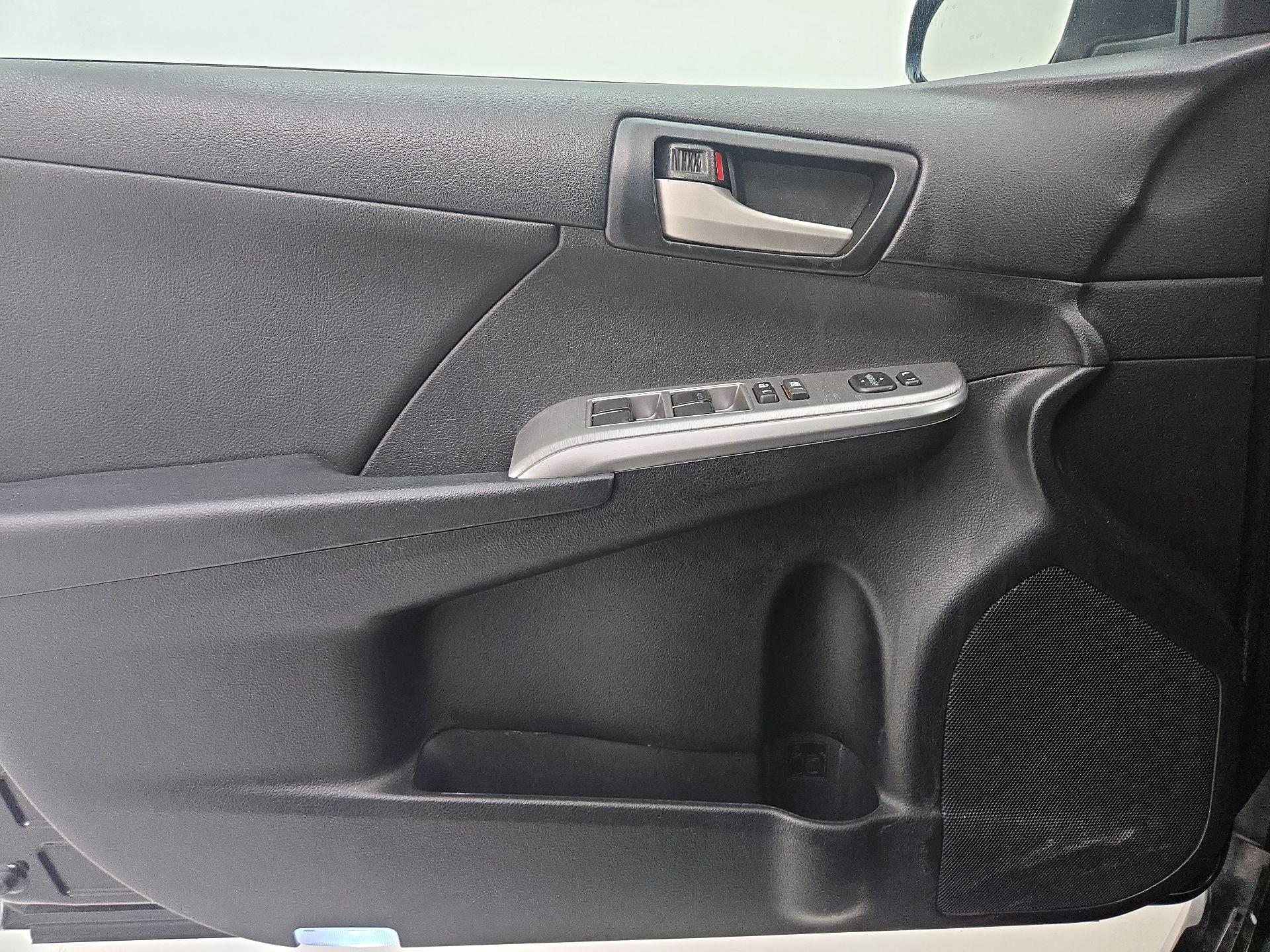 Thumbnail: 2014 Toyota Camry - 12