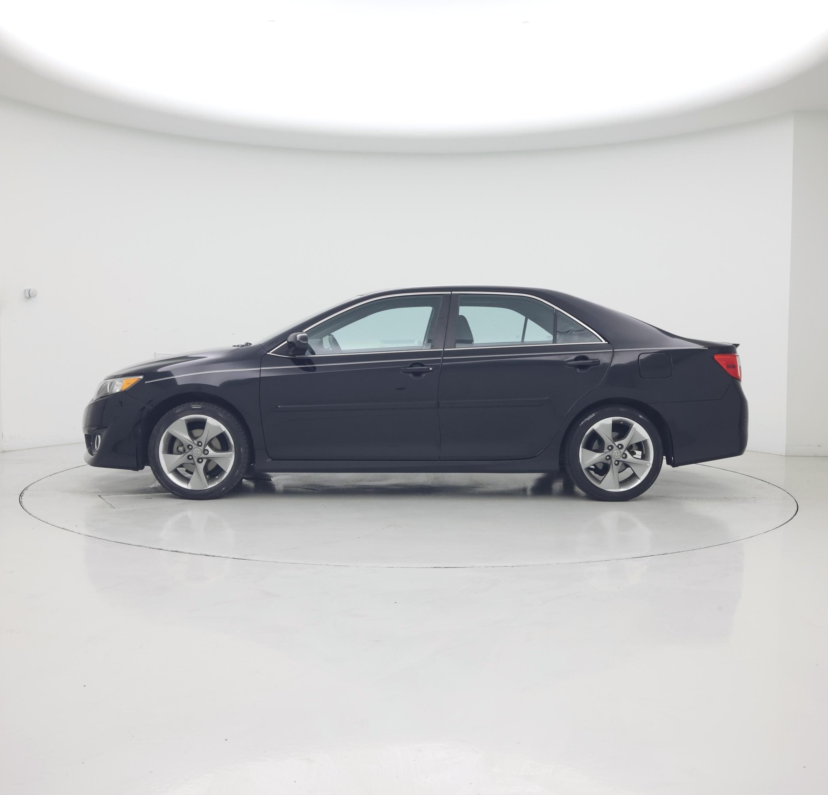 Thumbnail: 2014 Toyota Camry - 3