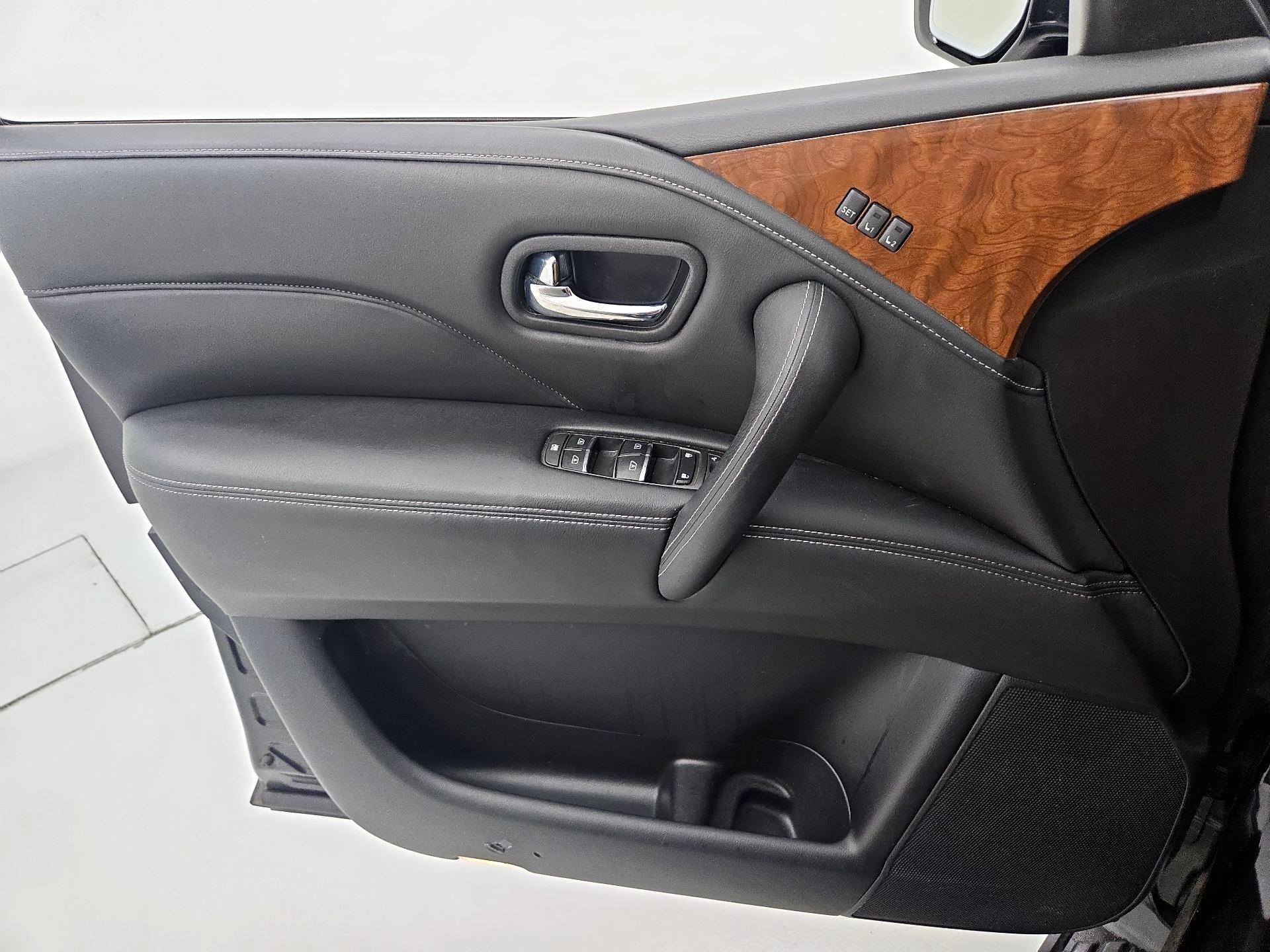 Thumbnail: 2018 INFINITI QX80 - 12