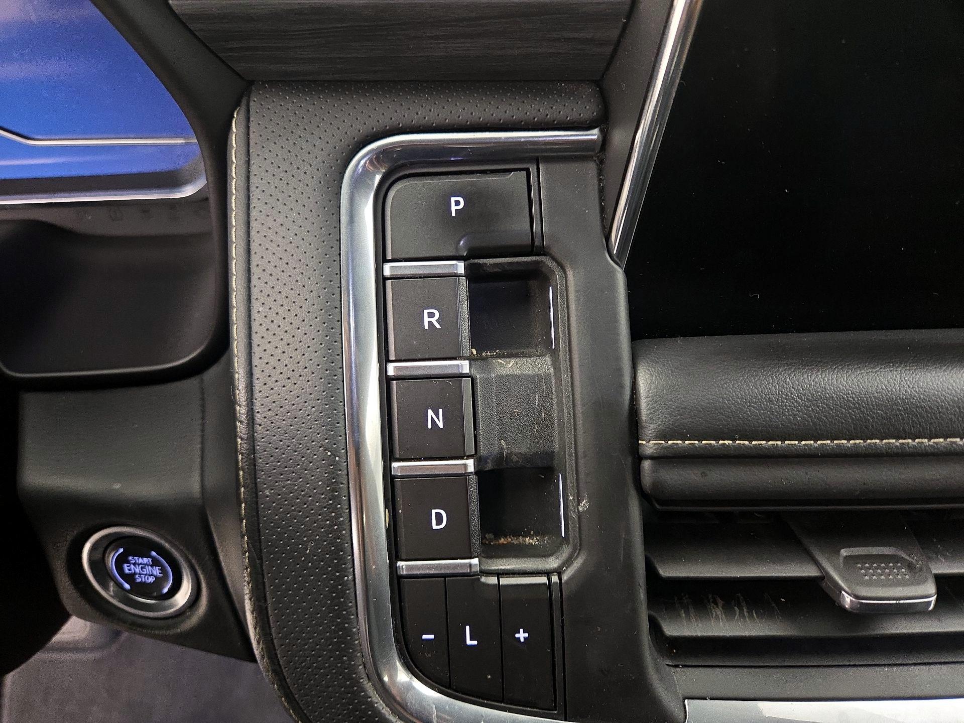 Thumbnail: 2024 GMC Yukon XL - 18