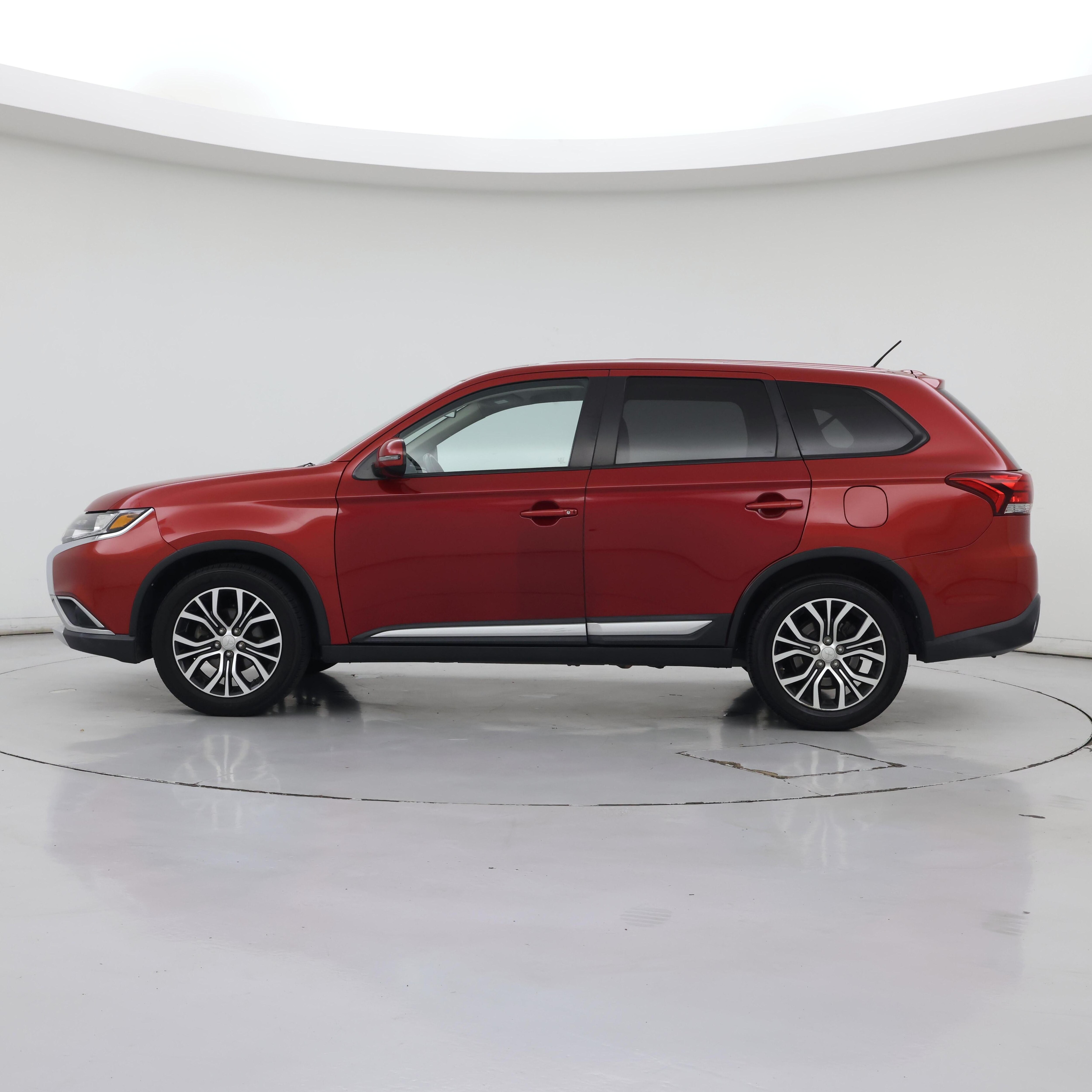 Thumbnail: 2016 Mitsubishi Outlander - 3