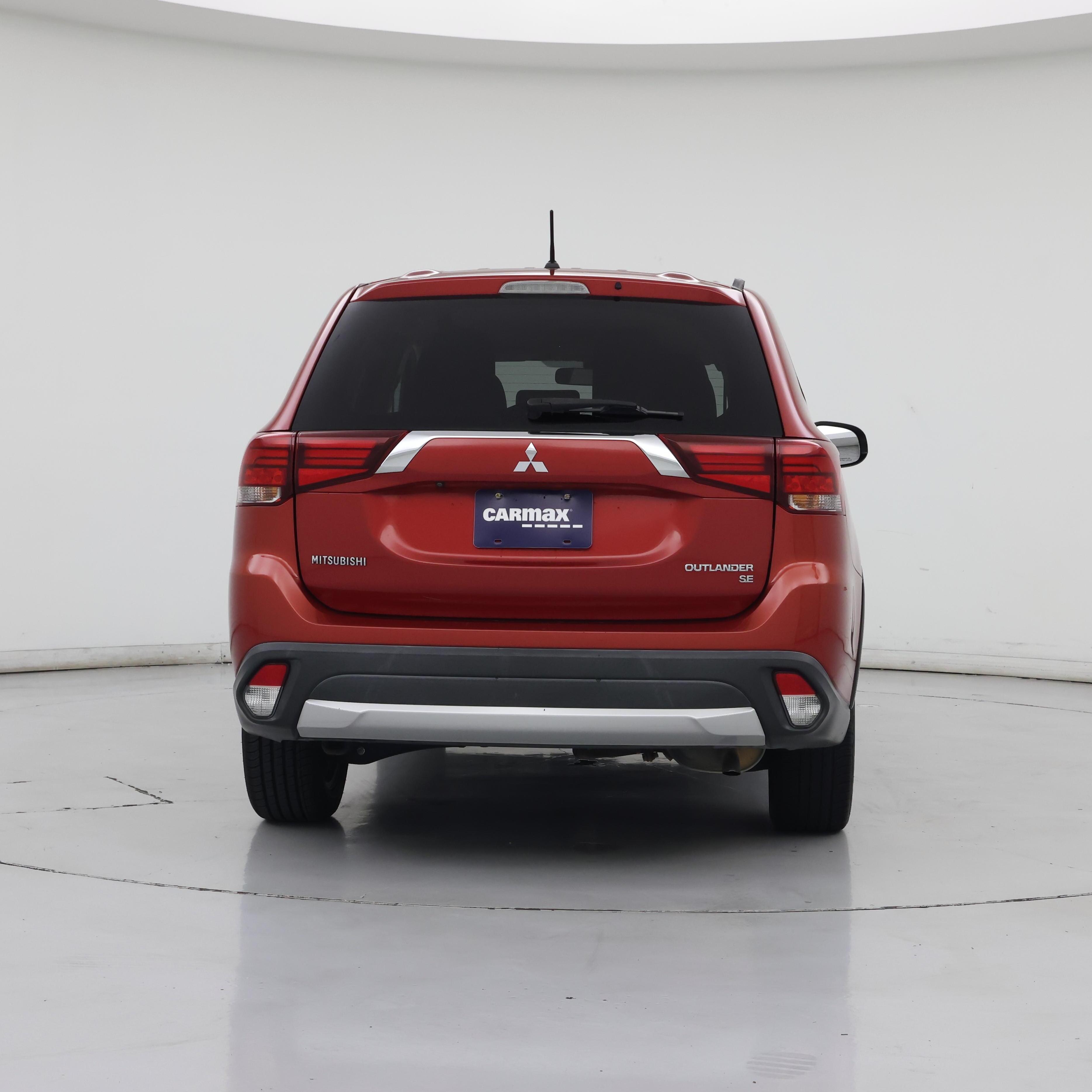 Thumbnail: 2016 Mitsubishi Outlander - 6