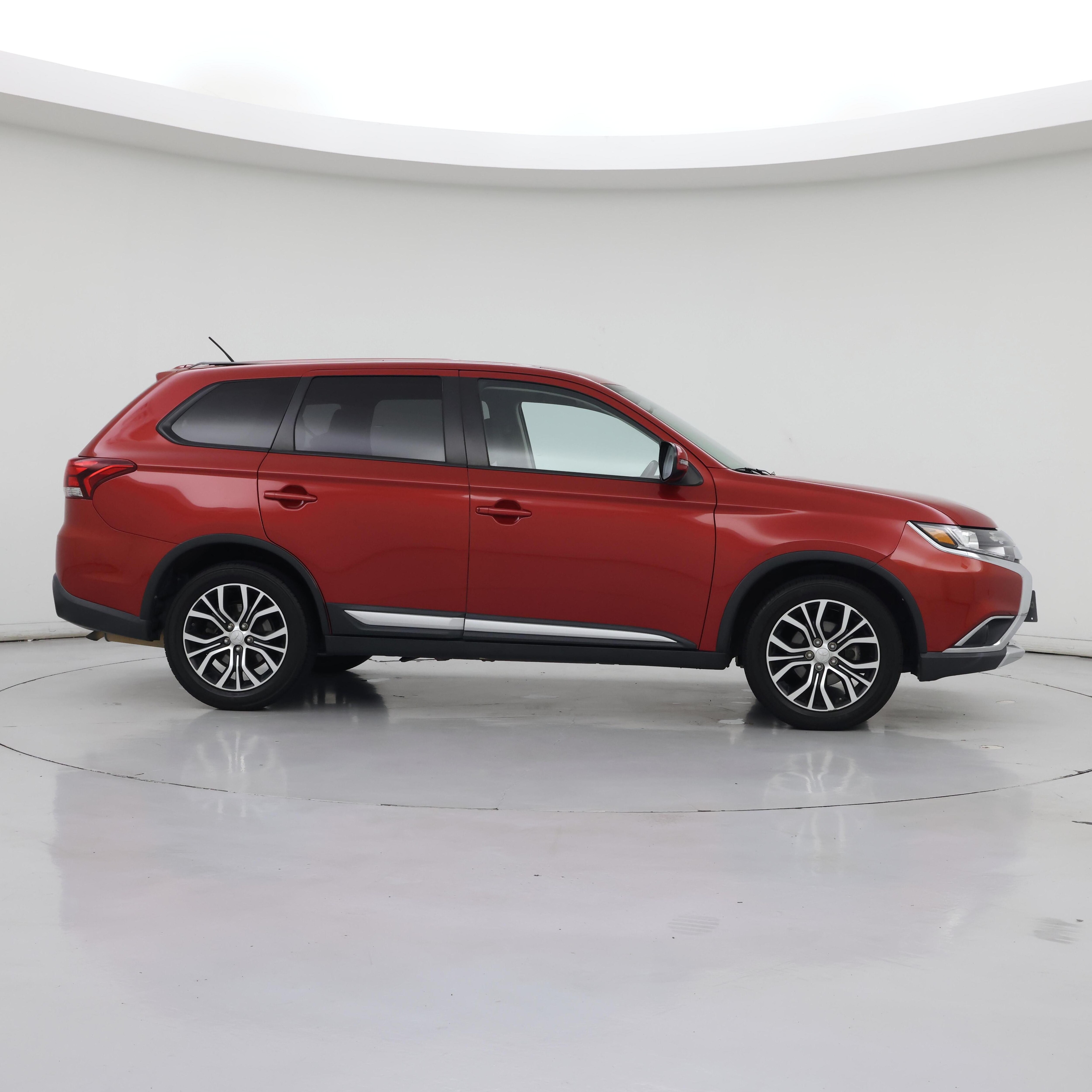 Thumbnail: 2016 Mitsubishi Outlander - 7