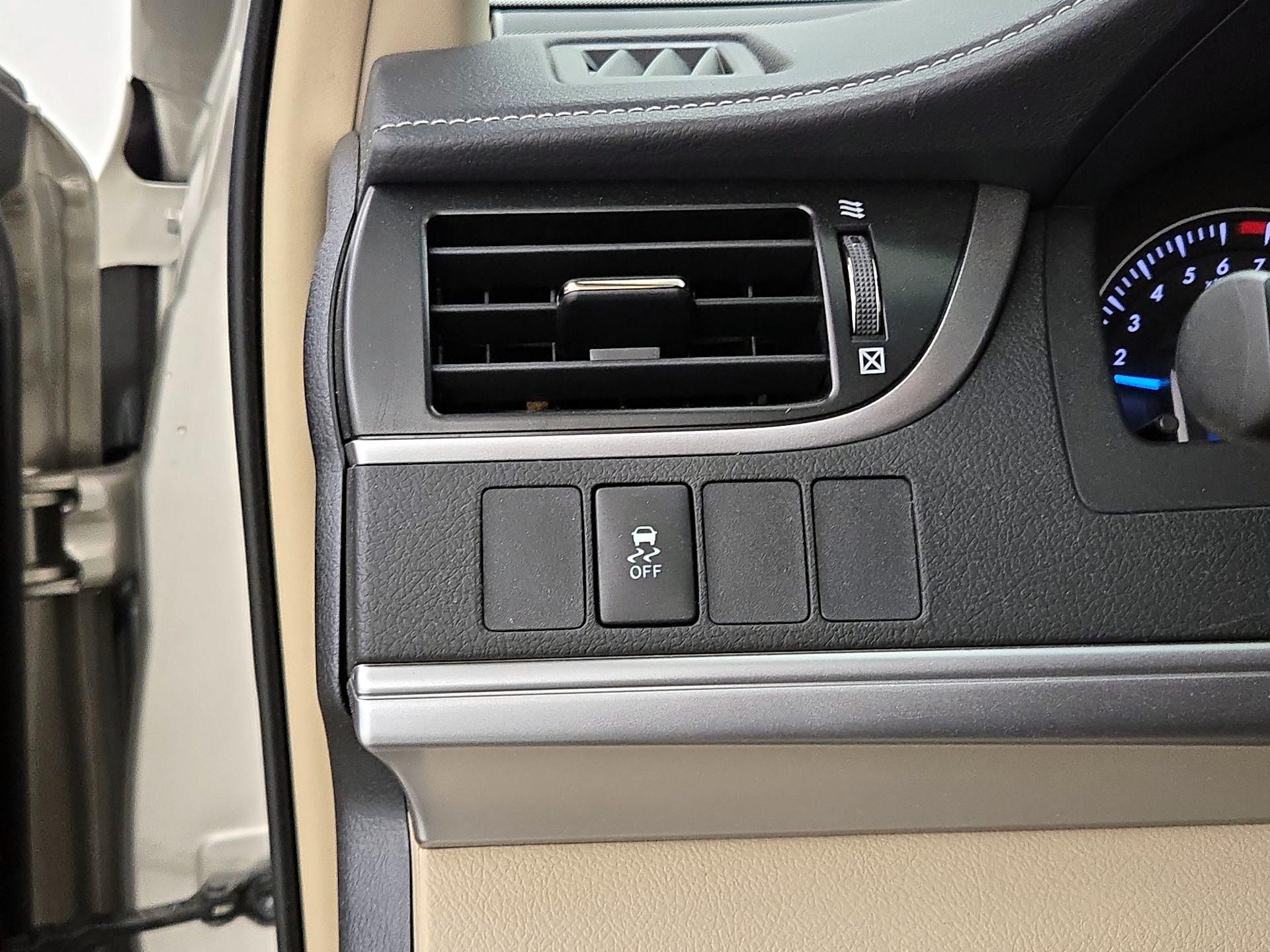 Thumbnail: 2014 Toyota Camry - 13