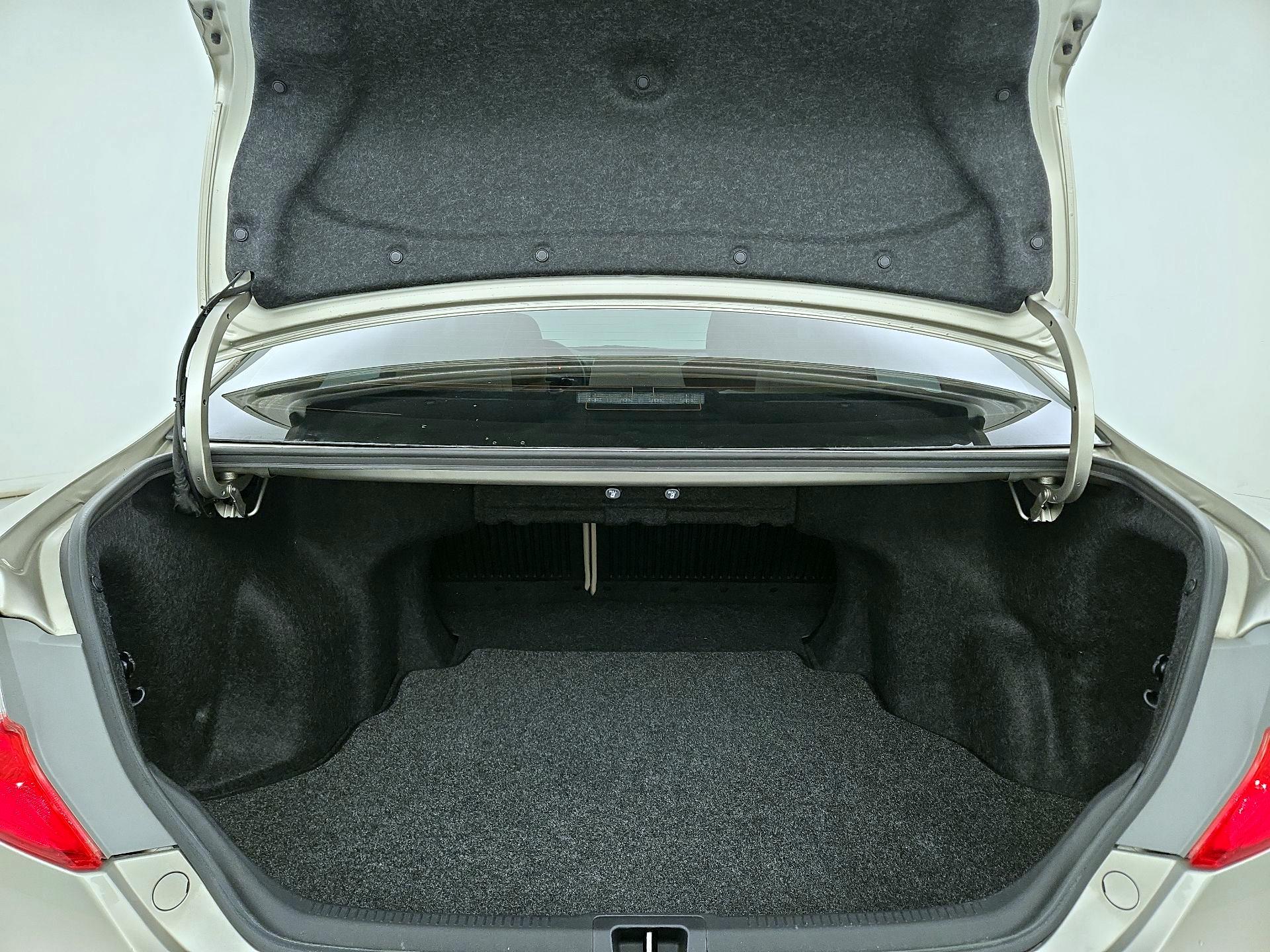 Thumbnail: 2014 Toyota Camry - 20