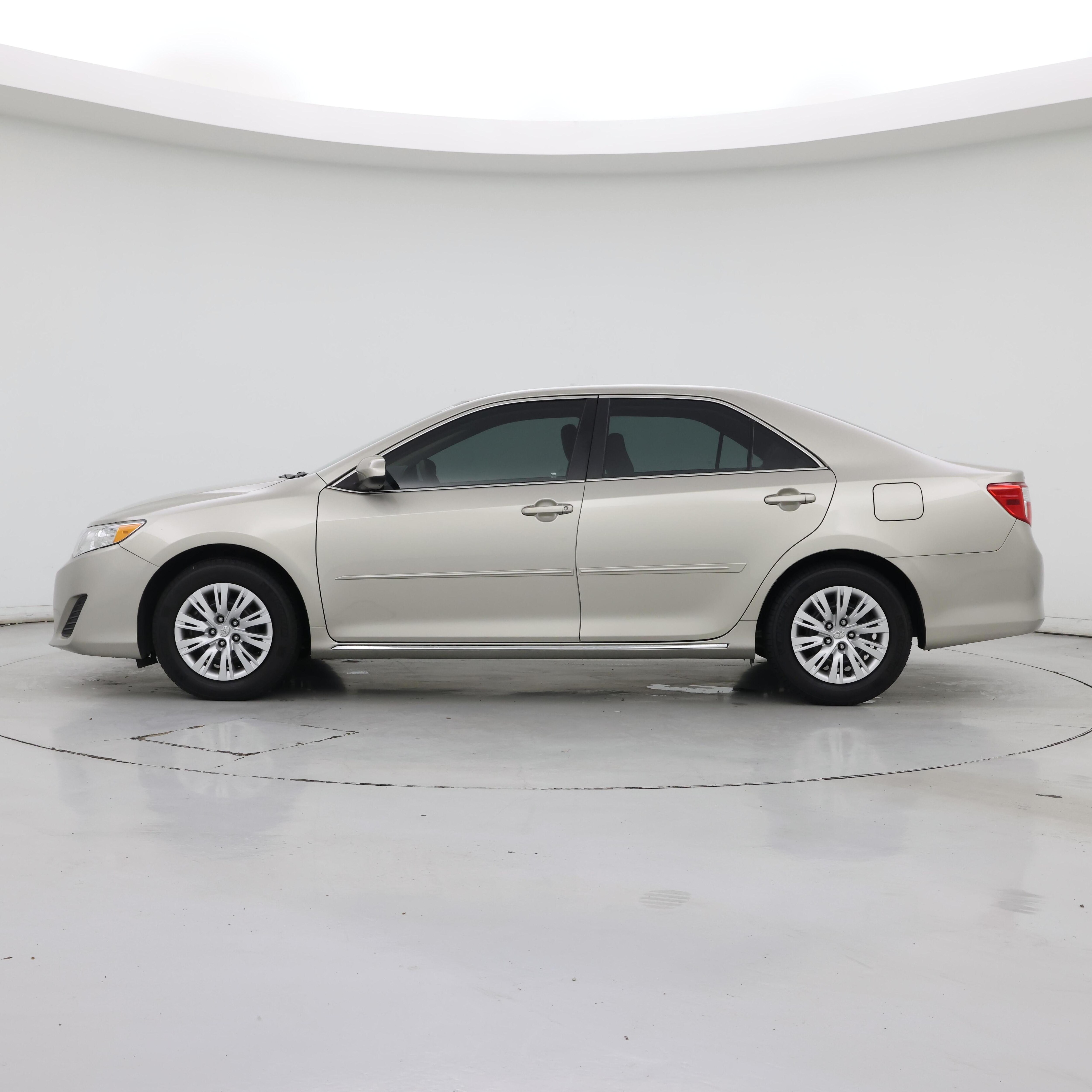 Thumbnail: 2014 Toyota Camry - 3