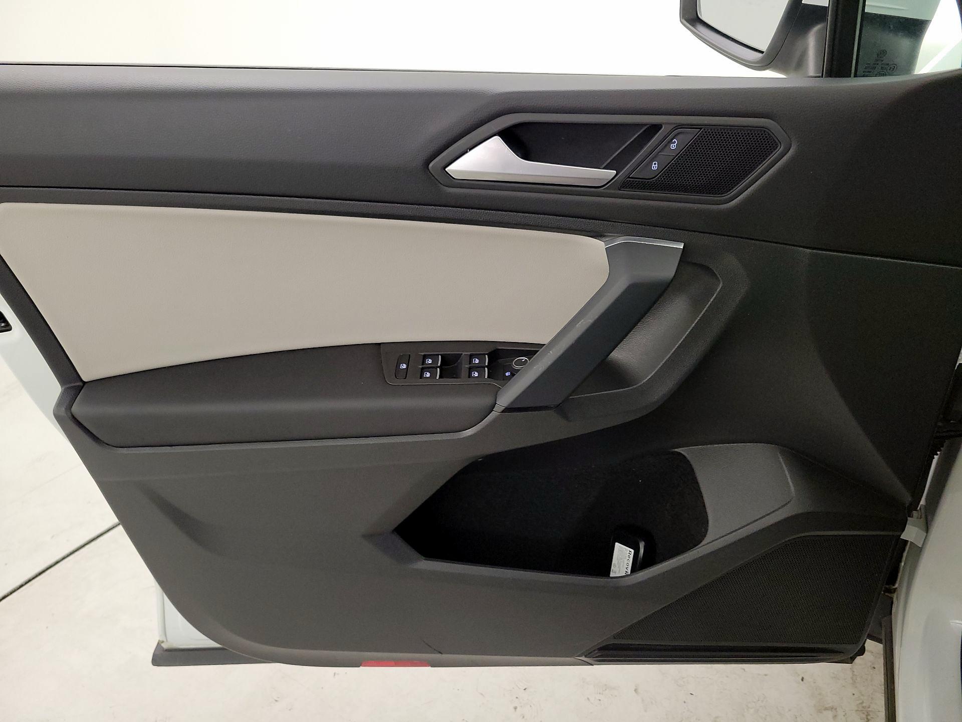 Thumbnail: 2019 Volkswagen Tiguan - 12