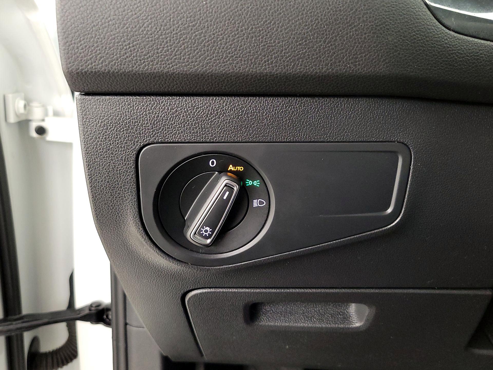 Thumbnail: 2019 Volkswagen Tiguan - 13