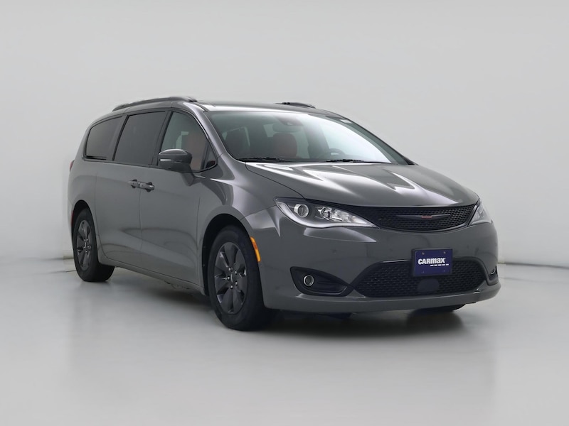 2020 Chrysler Pacifica Red S