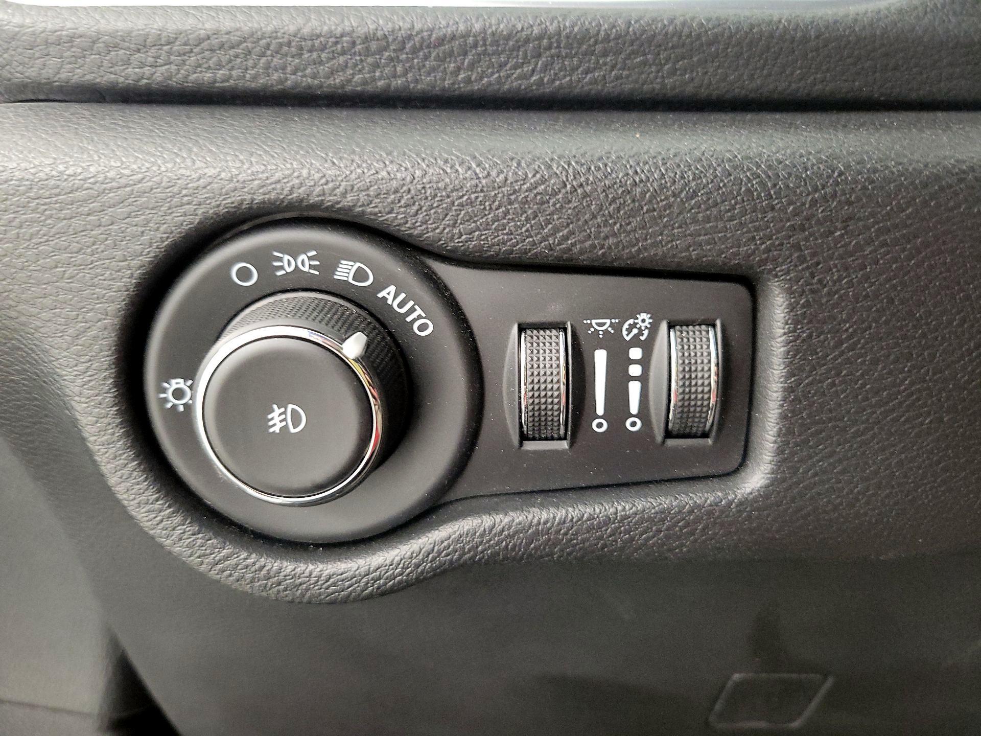 Thumbnail: 2020 Chrysler Pacifica - 13