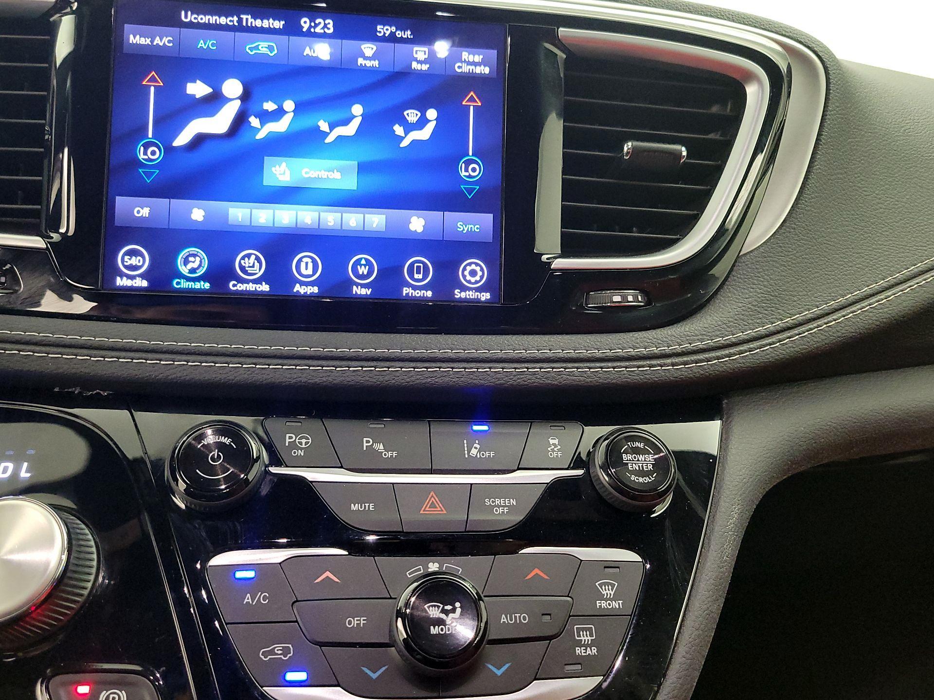 Thumbnail: 2020 Chrysler Pacifica - 16