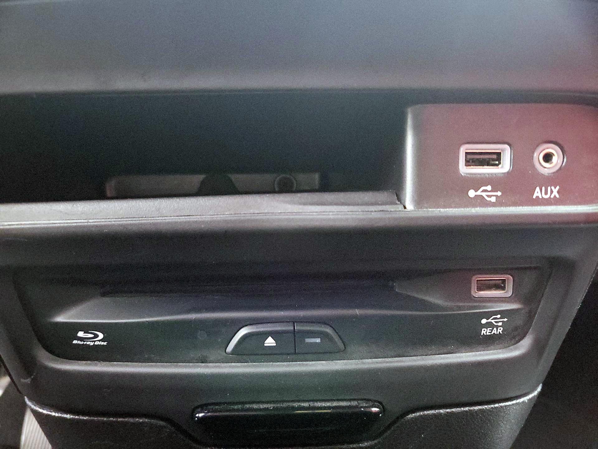 Thumbnail: 2020 Chrysler Pacifica - 18