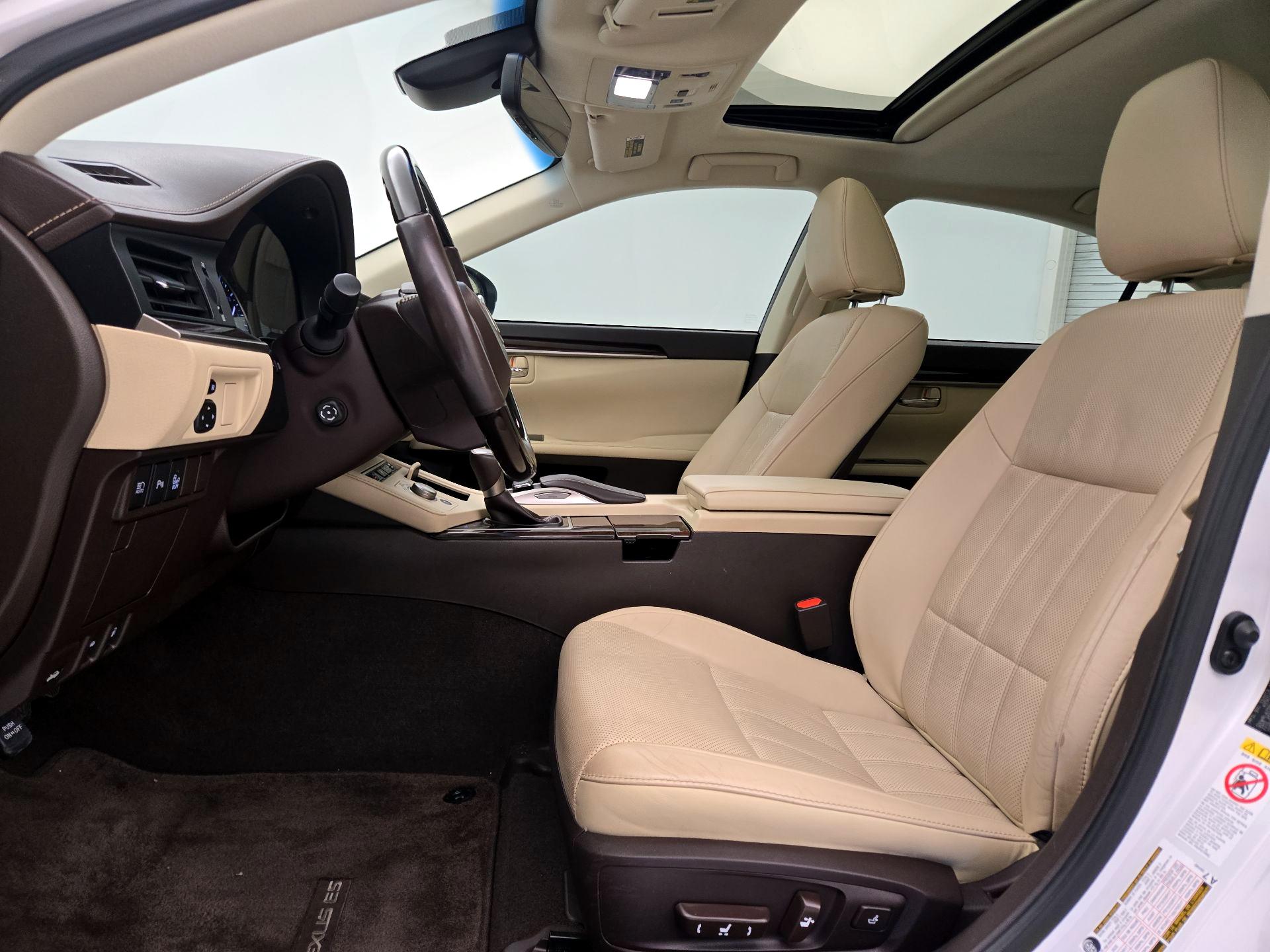 Thumbnail: 2017 Lexus ES - 11