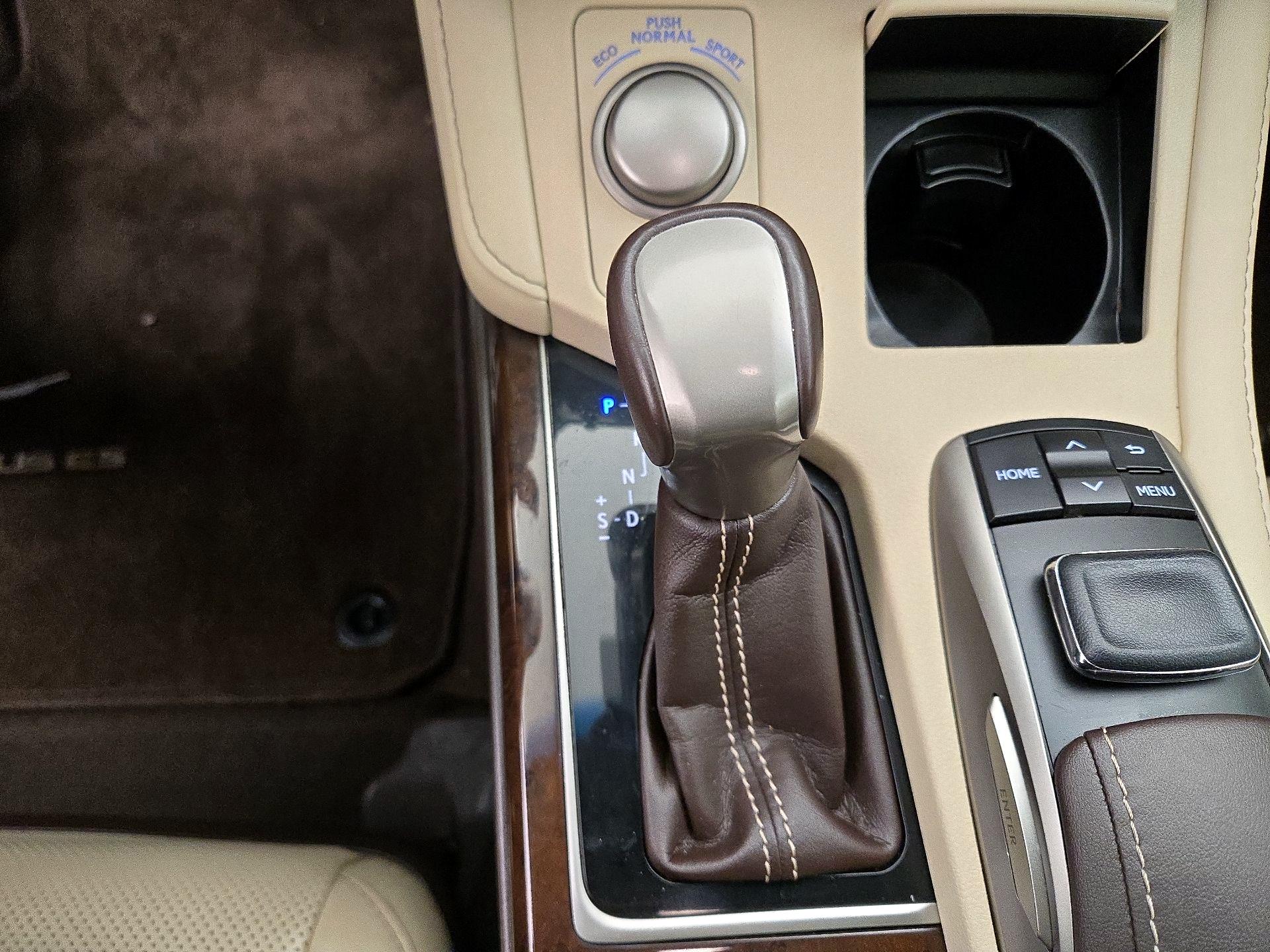 Thumbnail: 2017 Lexus ES - 18