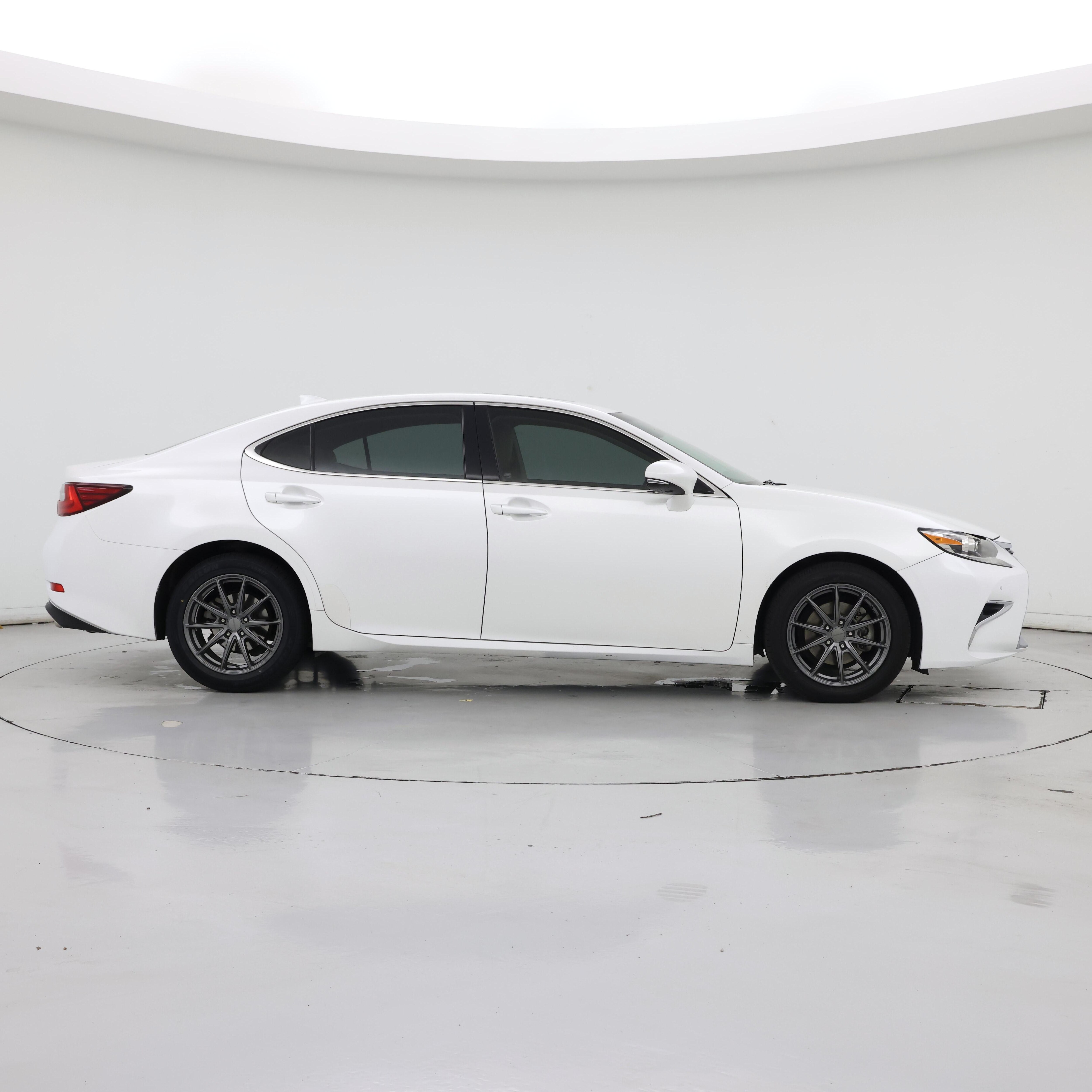 Thumbnail: 2017 Lexus ES - 7