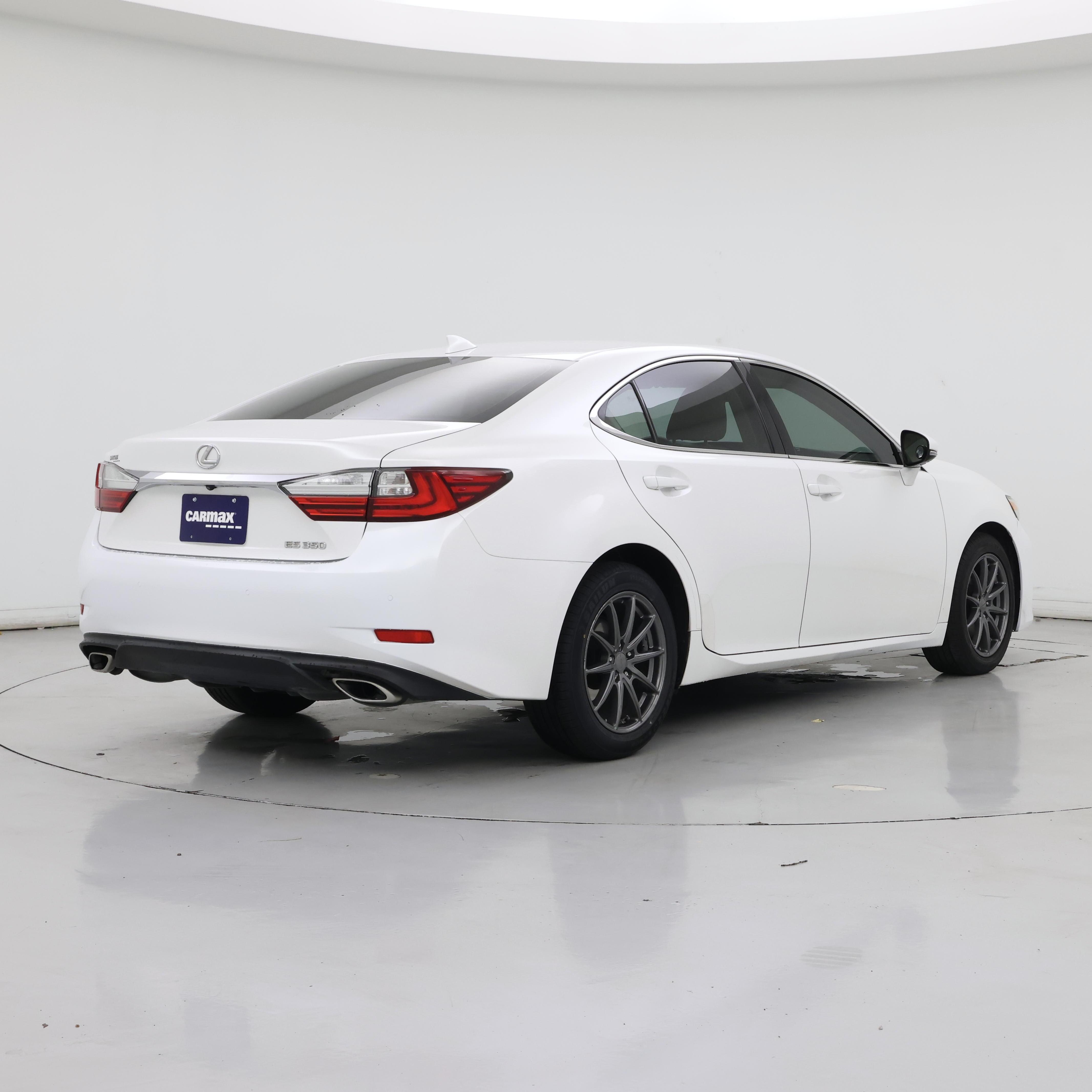 Thumbnail: 2017 Lexus ES - 8