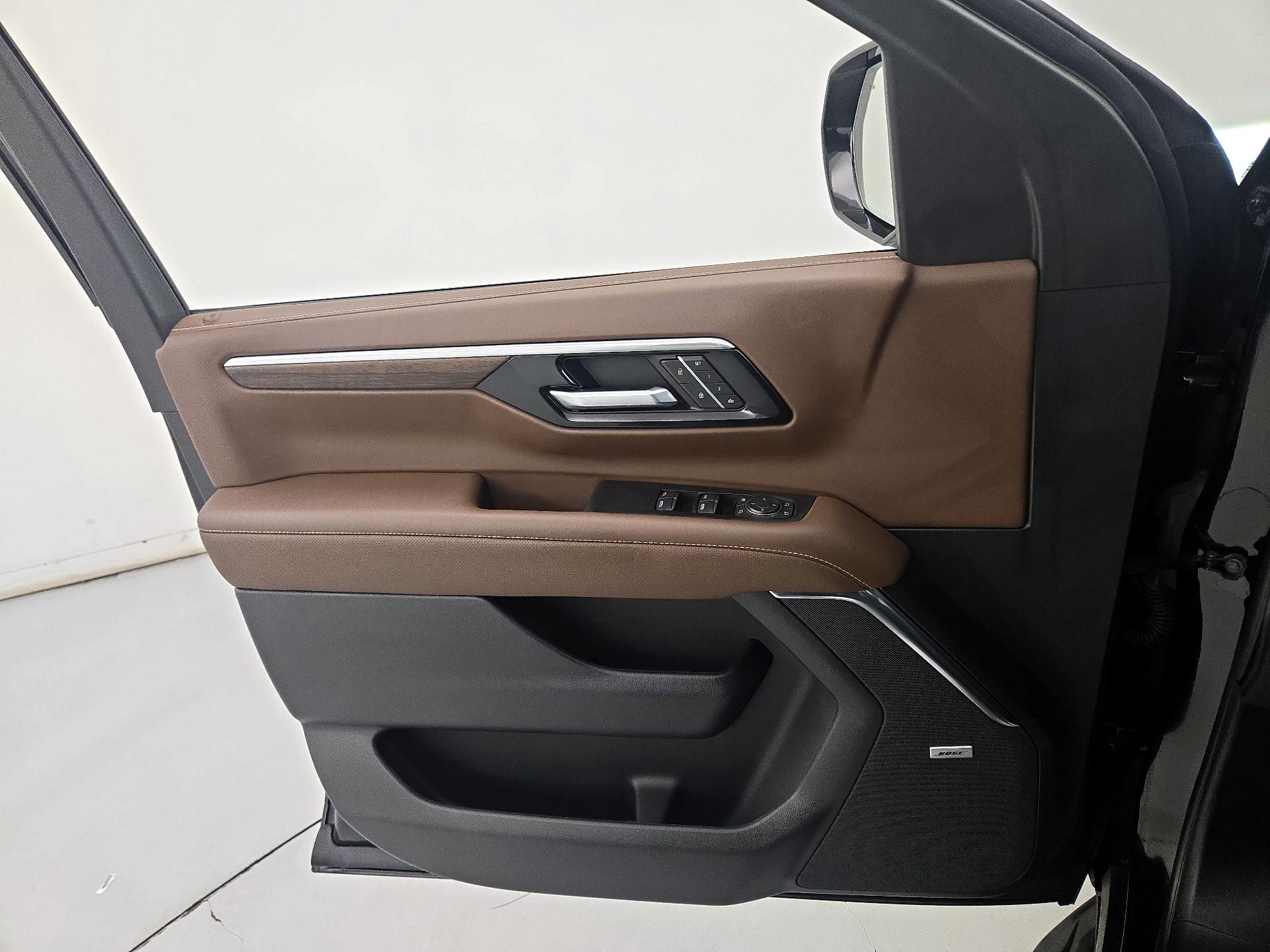 Thumbnail: 2025 Chevrolet Suburban - 12