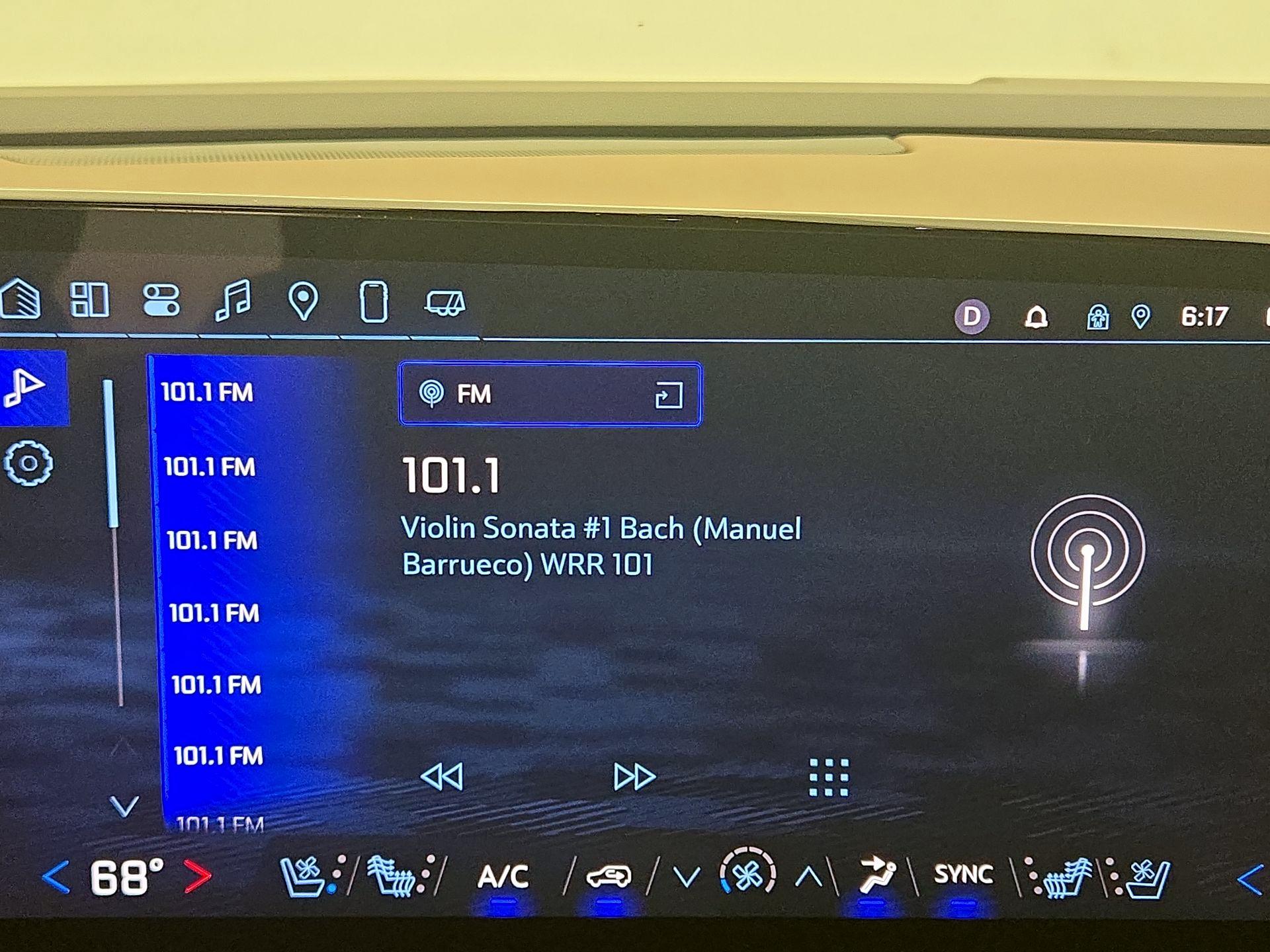 Thumbnail: 2025 Chevrolet Suburban - 15
