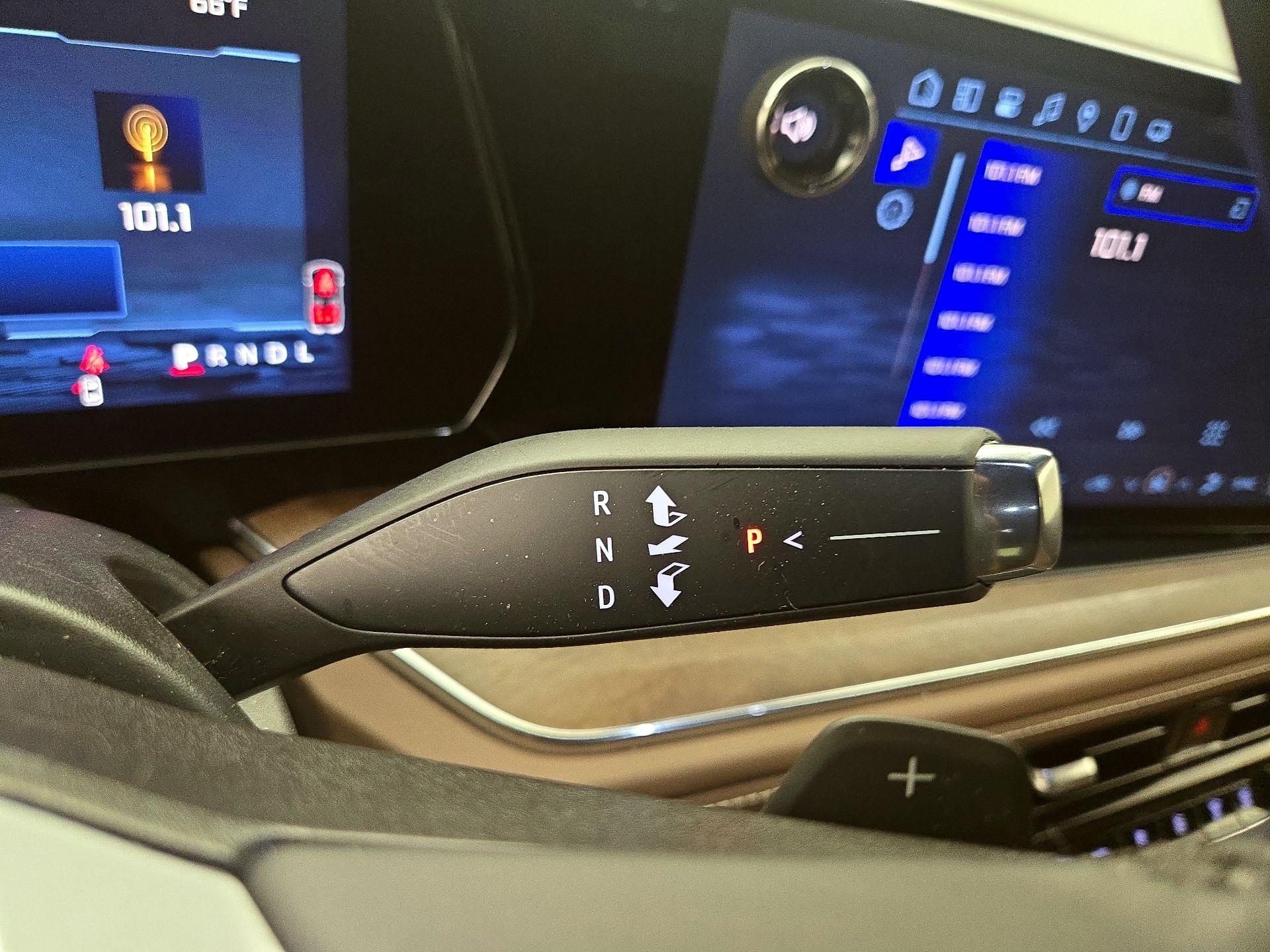 Thumbnail: 2025 Chevrolet Suburban - 17