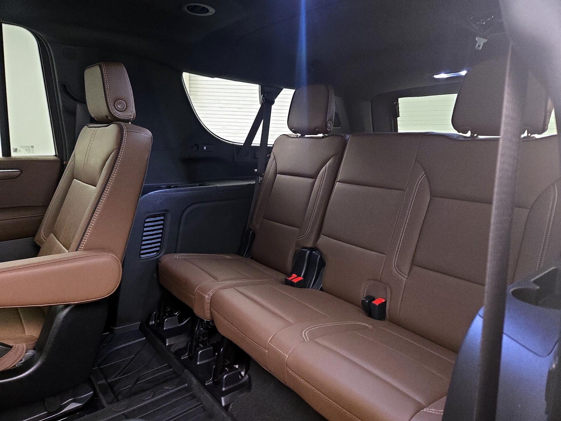 Thumbnail: 2025 Chevrolet Suburban - 20