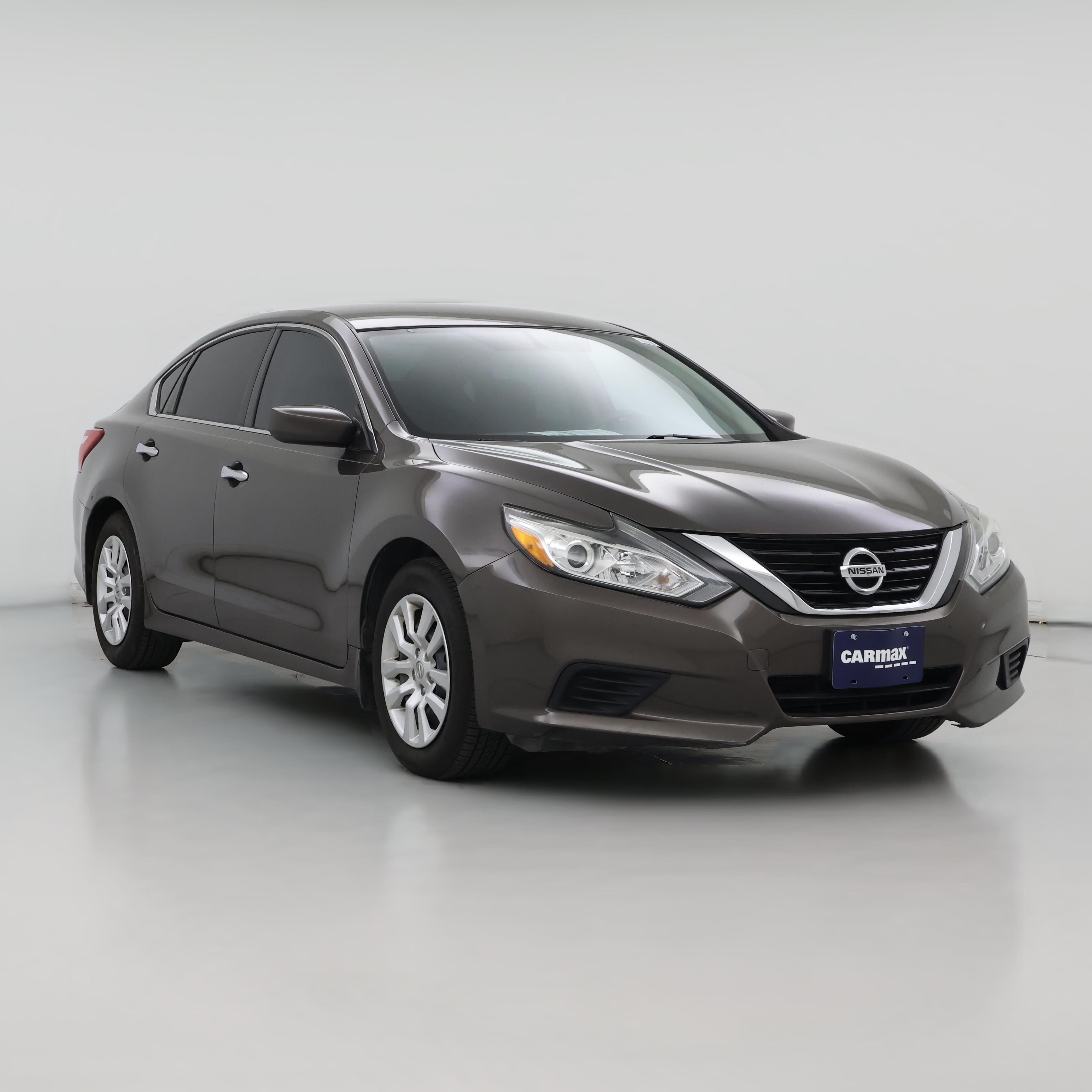 Thumbnail: 2016 Nissan Altima - 1