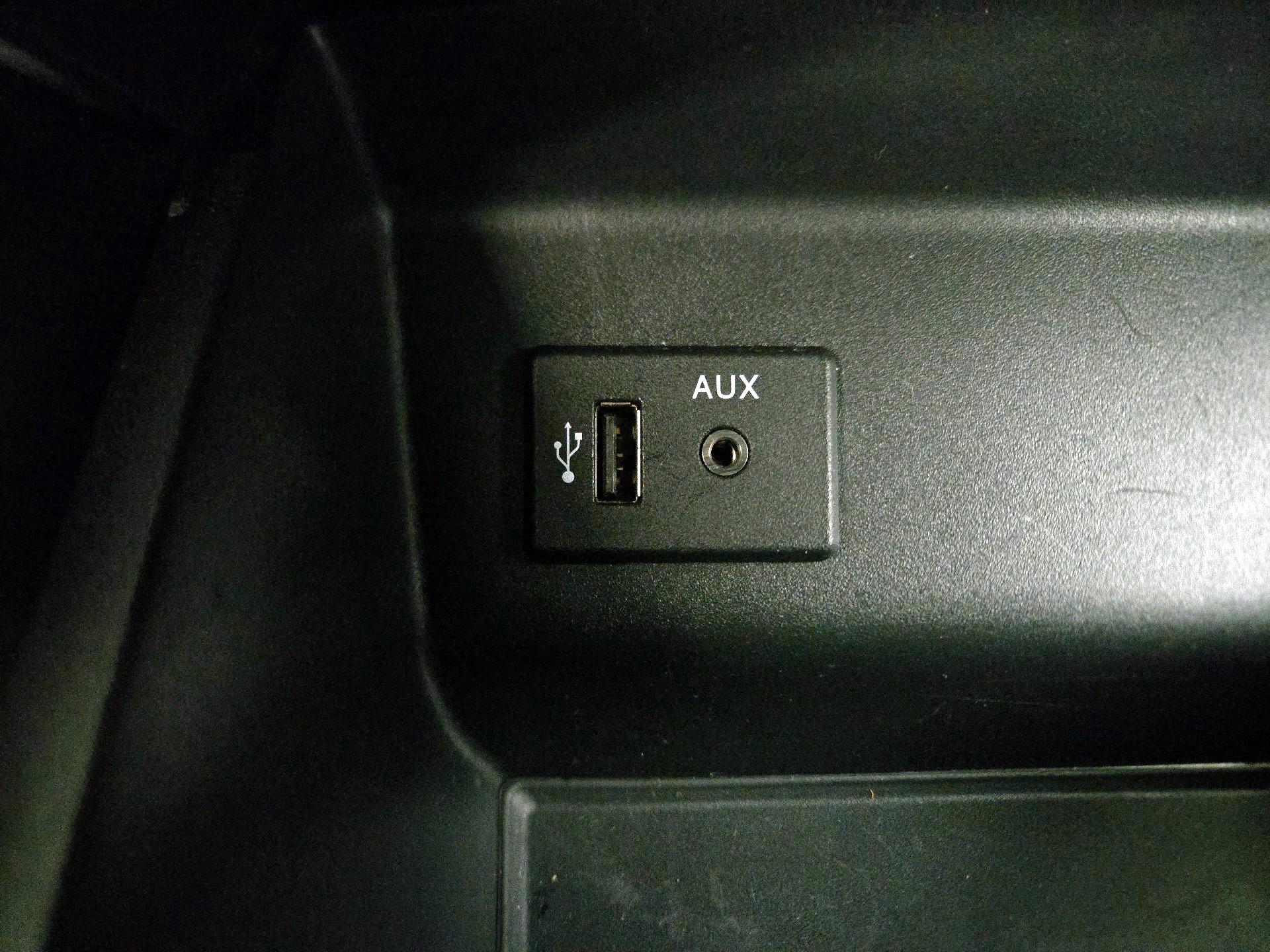 Thumbnail: 2016 Nissan Altima - 18