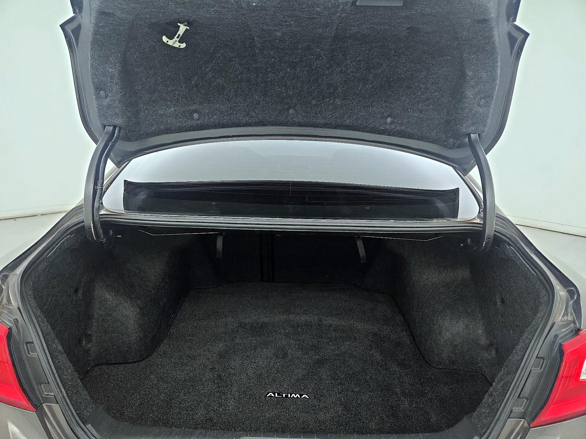 Thumbnail: 2016 Nissan Altima - 20