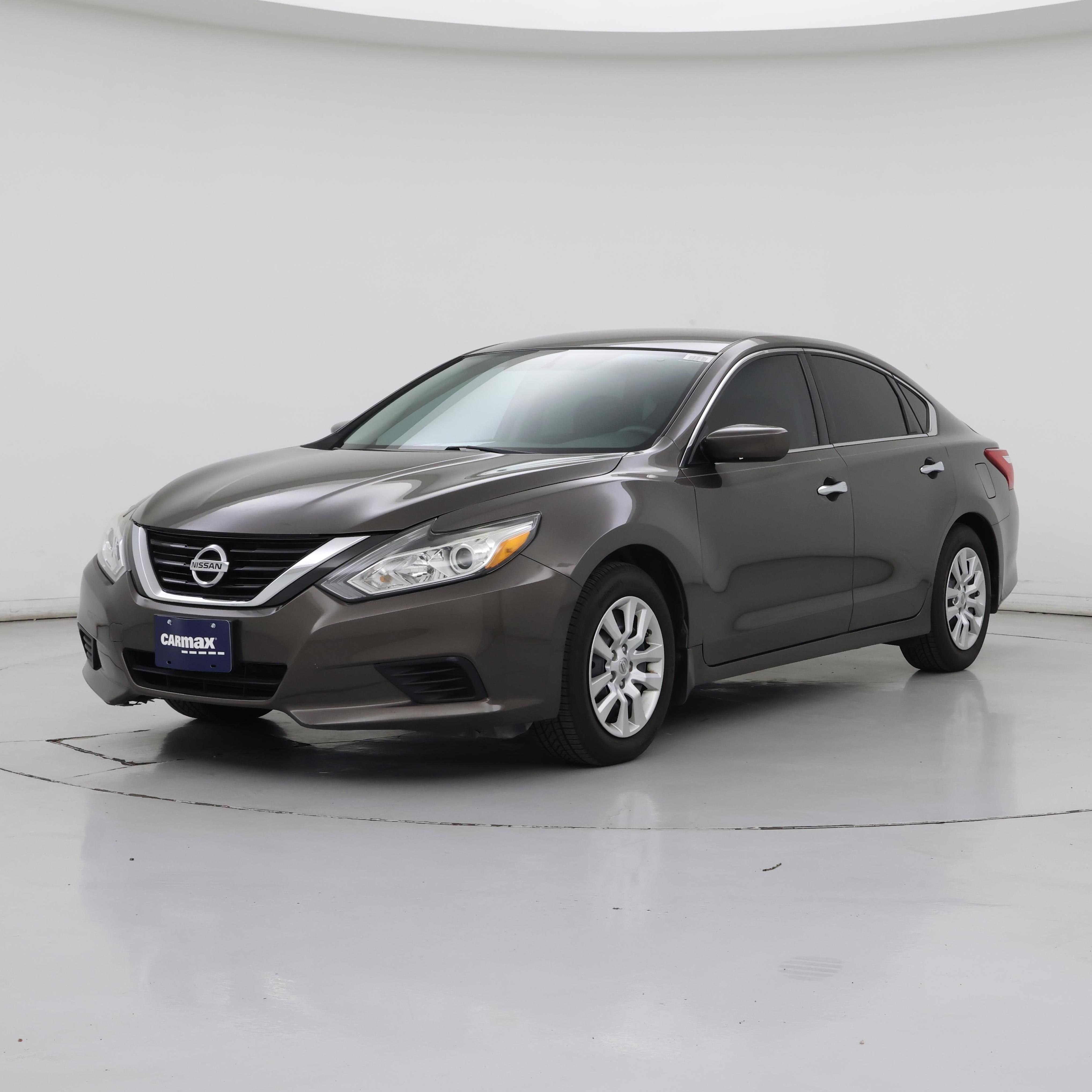 Thumbnail: 2016 Nissan Altima - 4